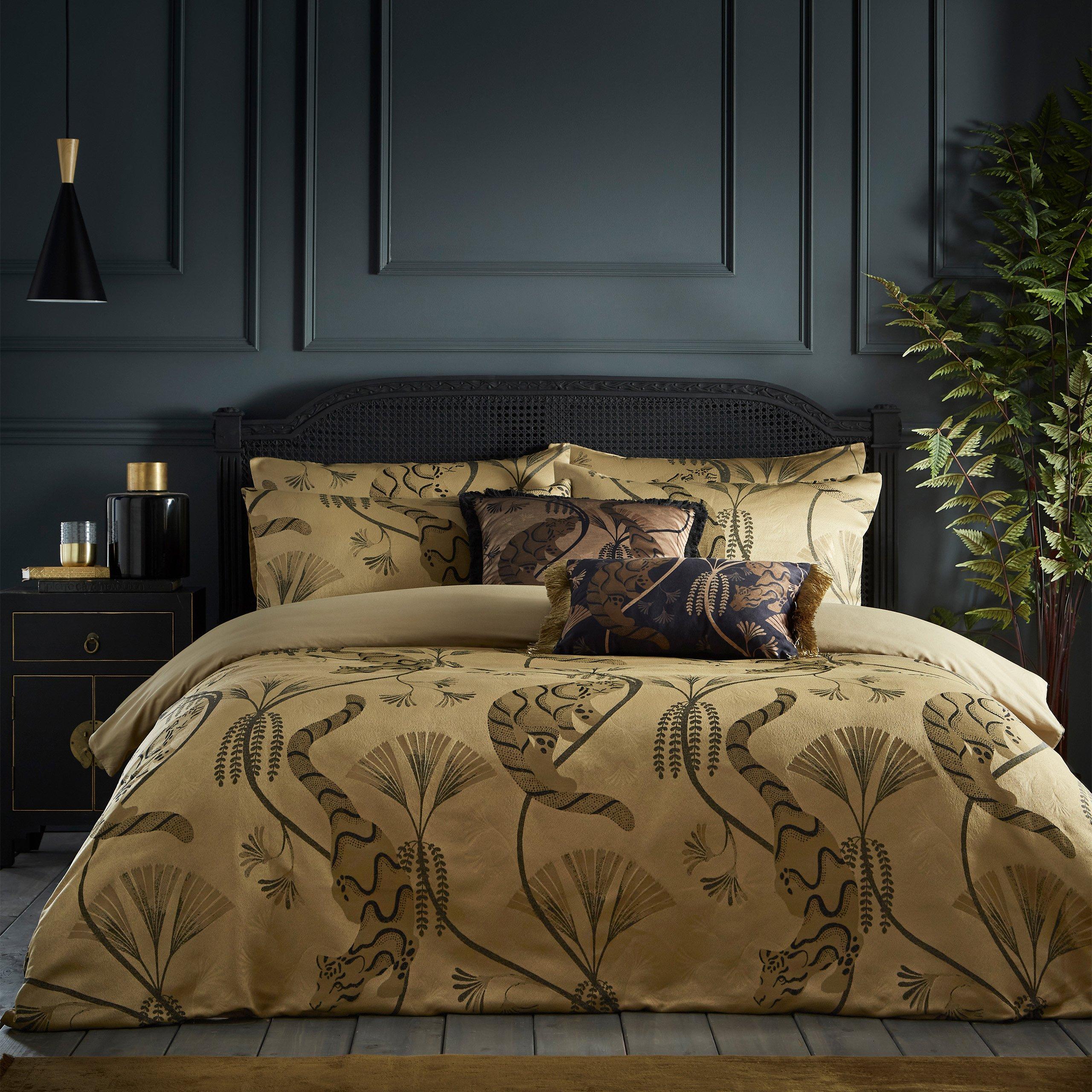 Paoletti Moon Dusk Exotic Animal Jacquard Duvet Set