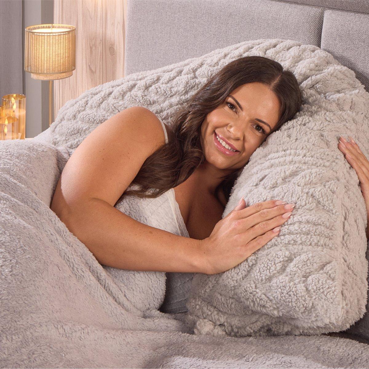 Grey - Downland - Cable Knit Pattern V-Shape Pillow - 4