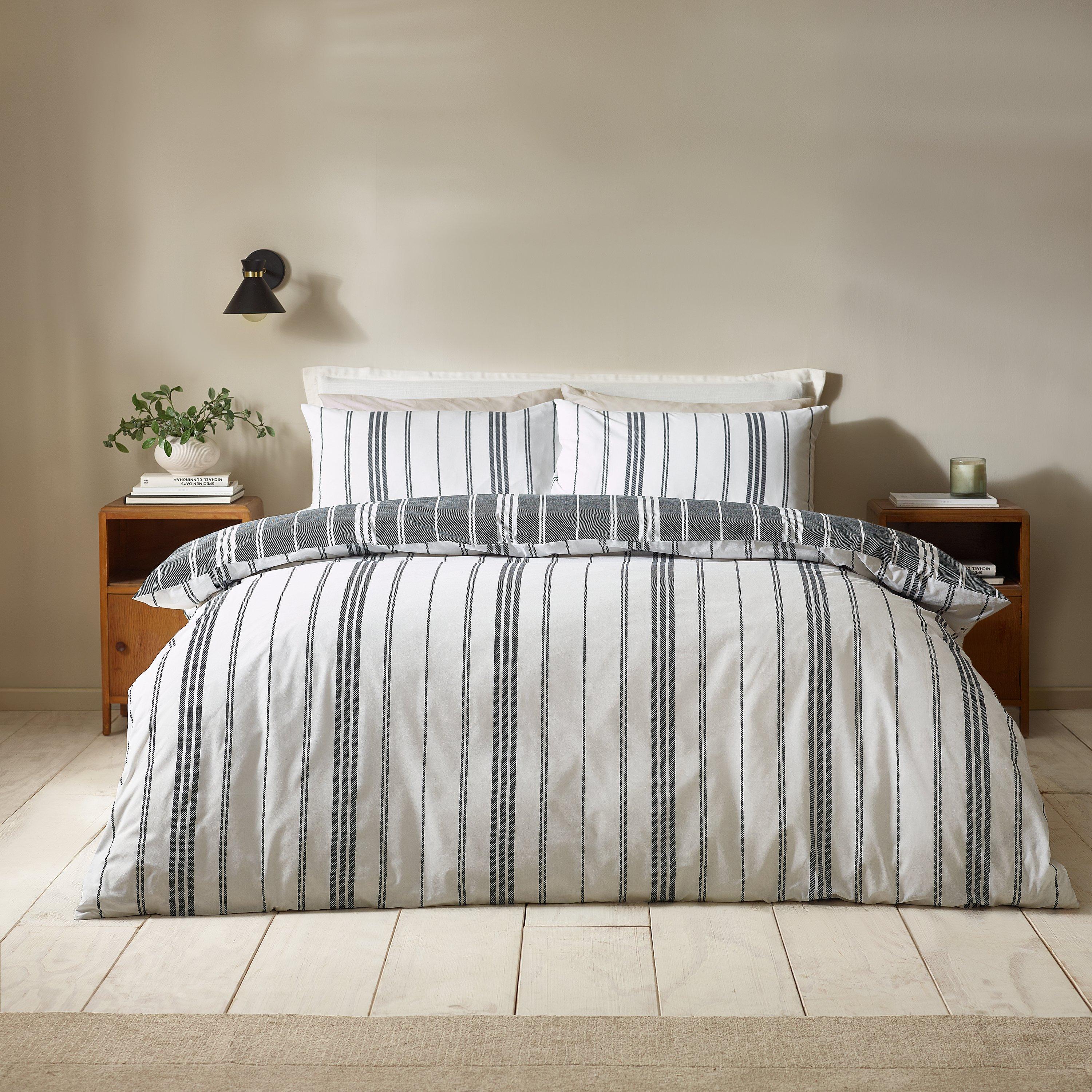 Catherine Lansfield  Harbour Stripe Reversible Duvet Cover Set - Black - King