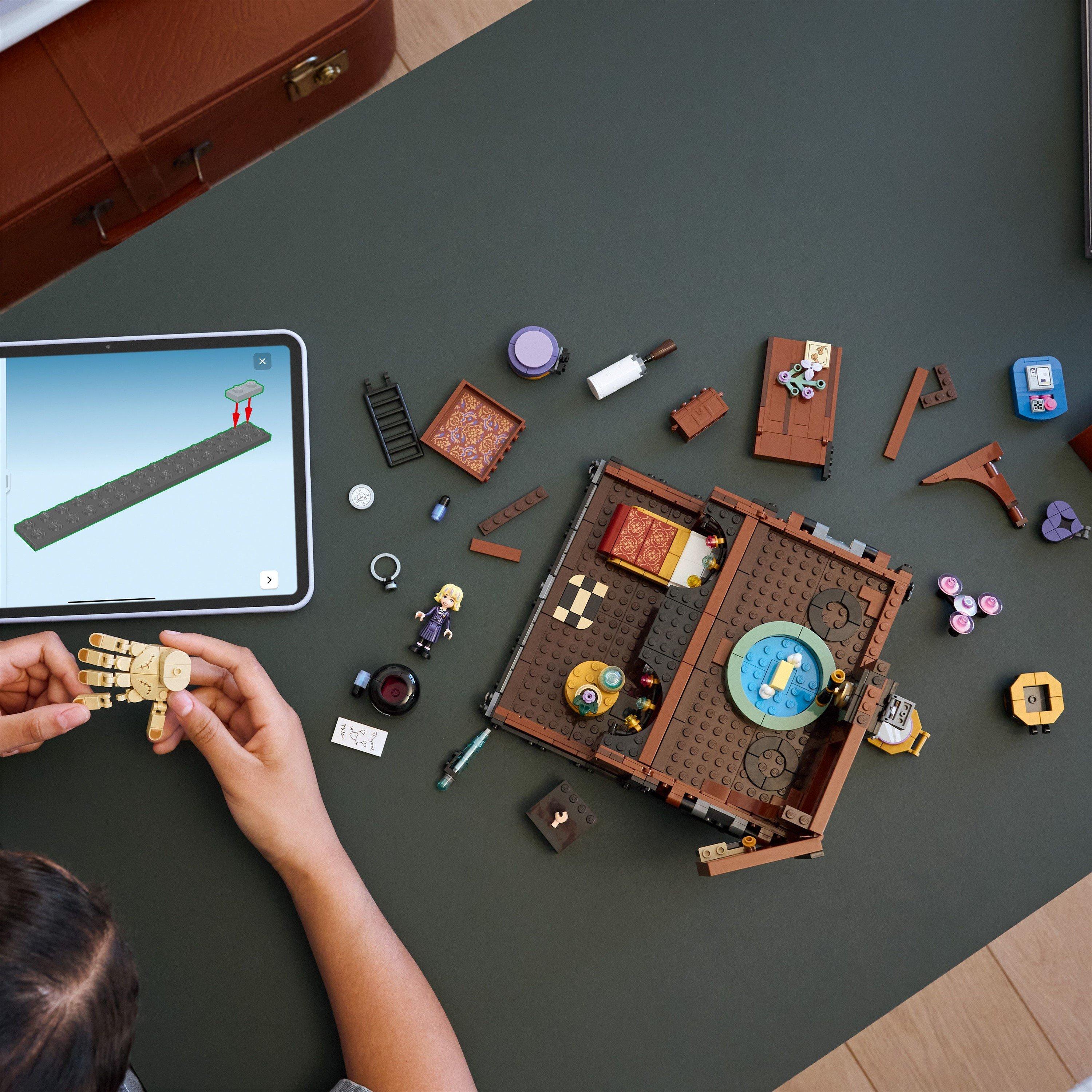 TBC - LEGO - Wednesday Thing’s Apartment Toy with Mini Dolls 76785 - 4