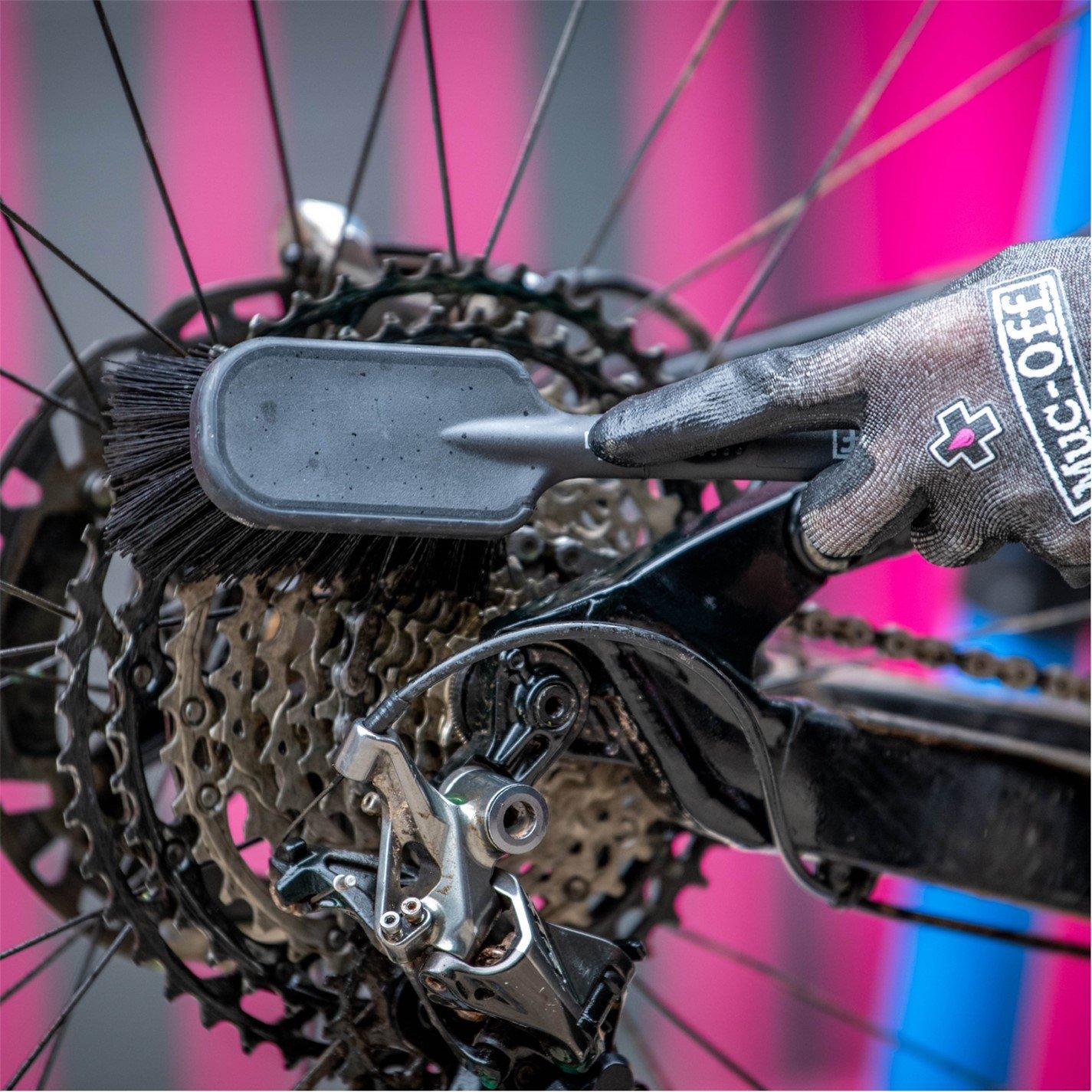 Black - Muc-Off - Tyre and Cassette Brush - 4
