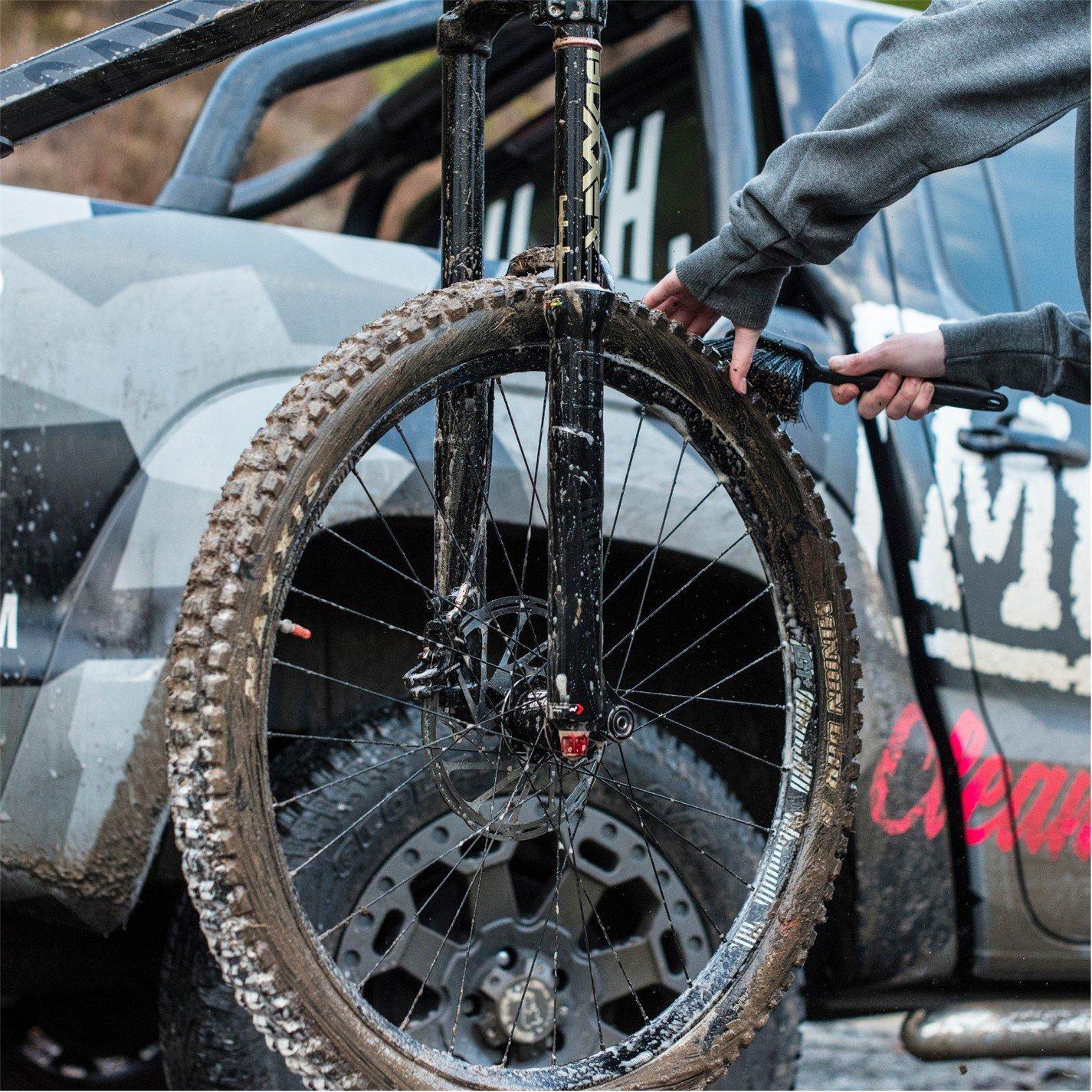 Black - Muc-Off - Tyre and Cassette Brush - 5