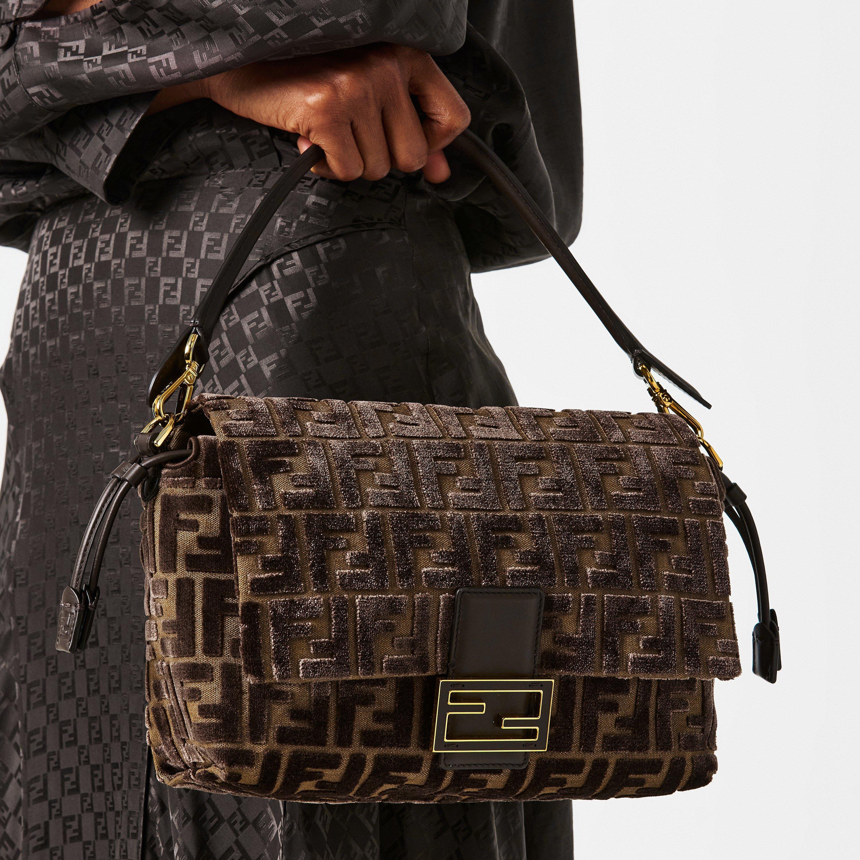 Chocolate - Fendi - Women's Mamma Shoulder Bag - 3