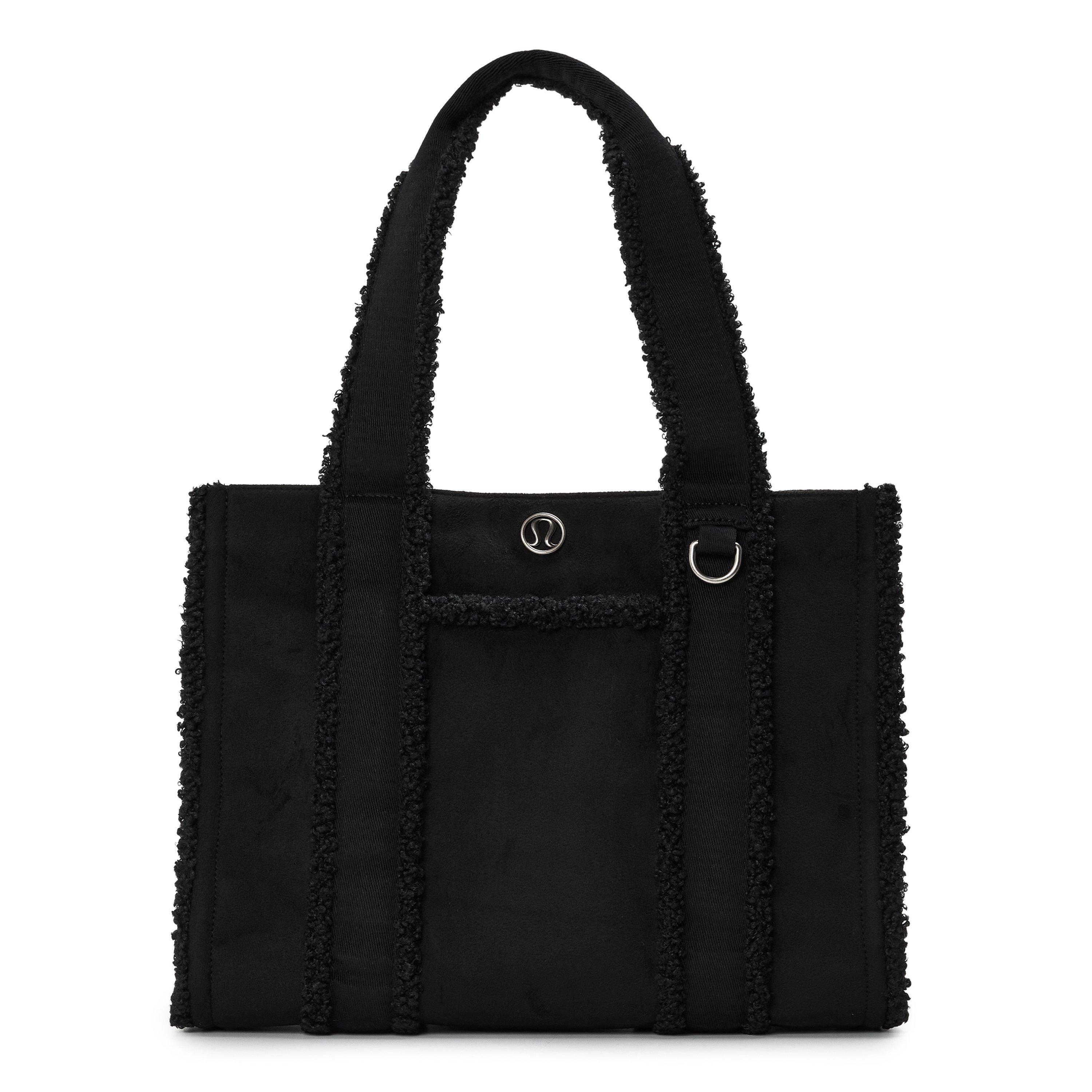 Lululemon LLM Shearling Tote Ld61