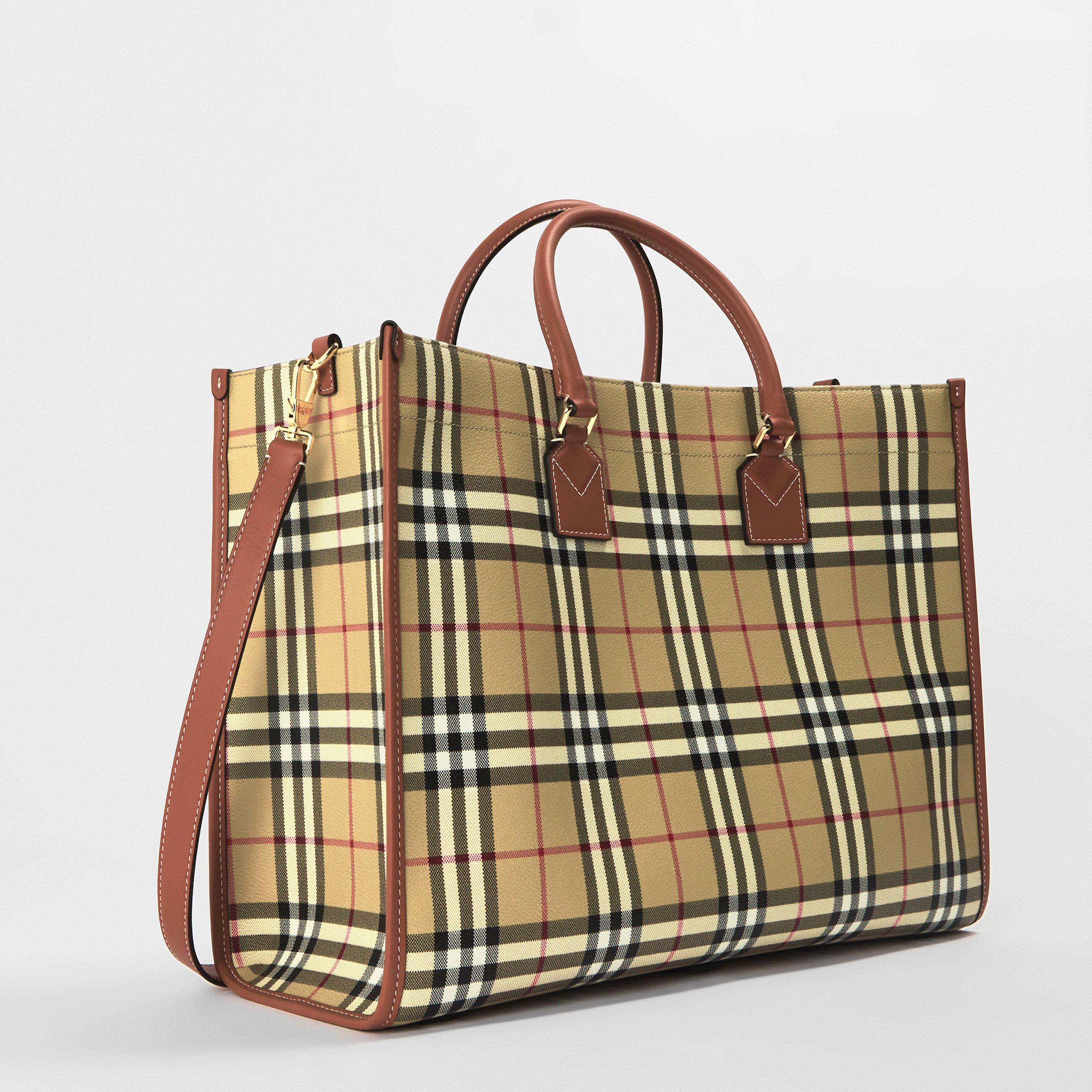 V Check - Burberry - Freya Medium Tote Bag - 2