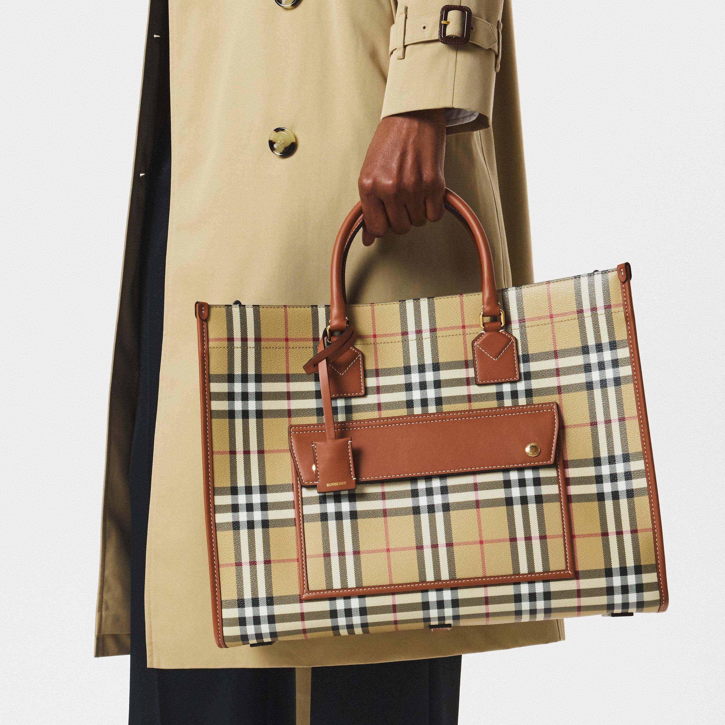 V Check - Burberry - Freya Medium Tote Bag - 3