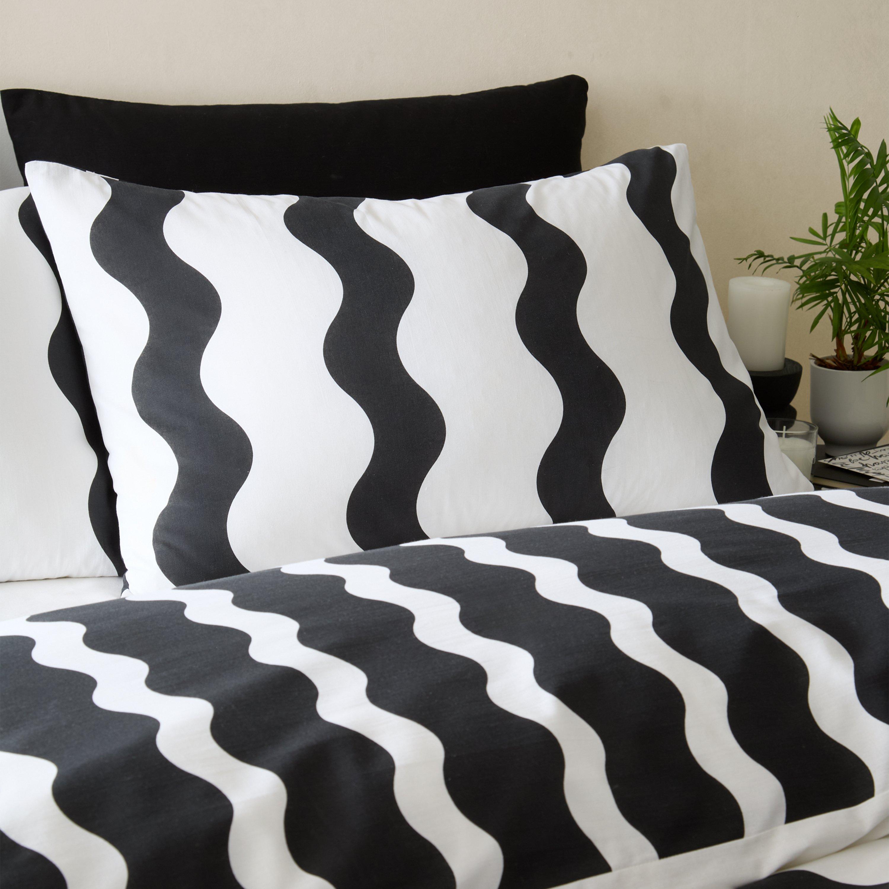 Black / White - Sassy B - Waves Reversible Duvet Cover Set - 3
