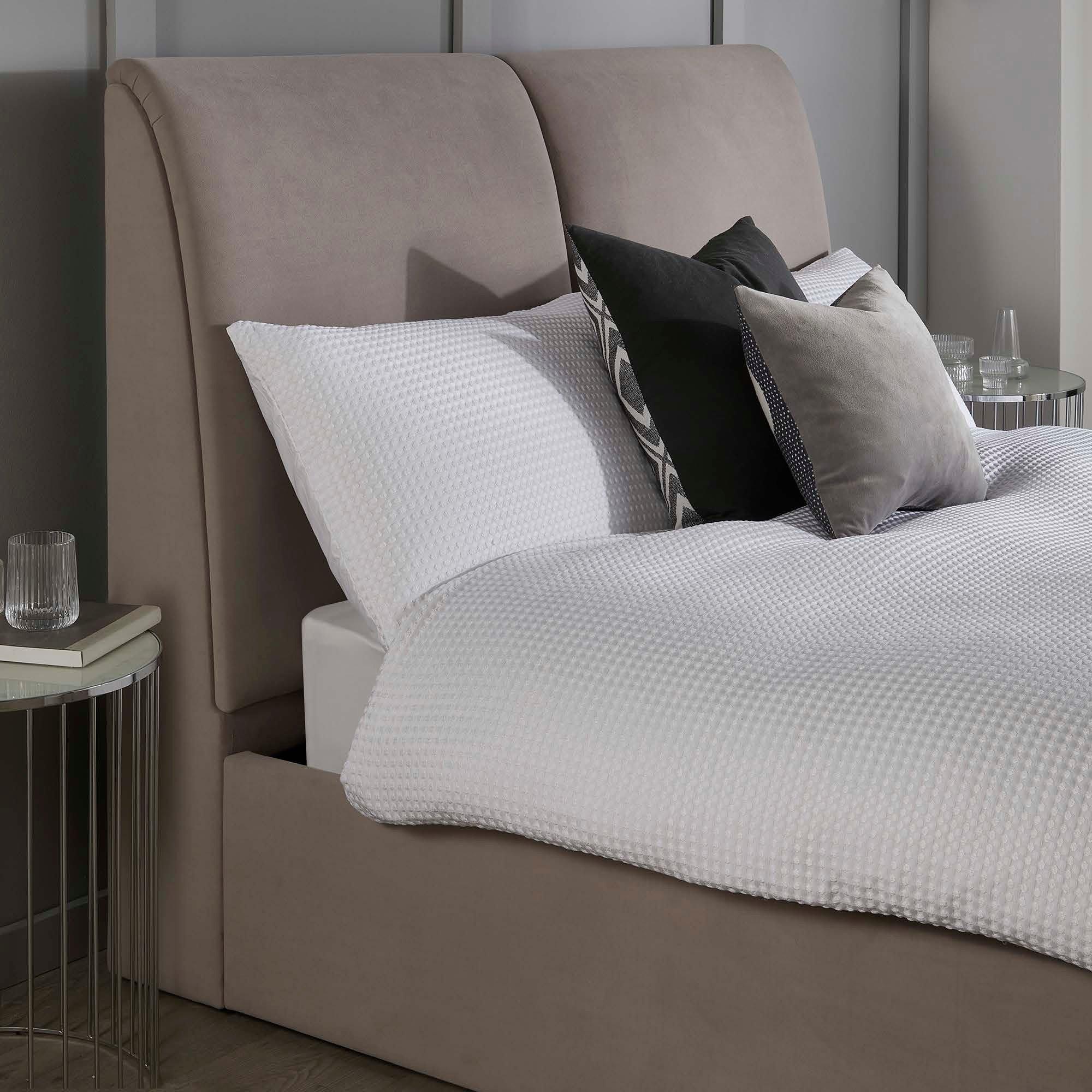 Natural - GFW - Montrel Lean Back Bed - 2