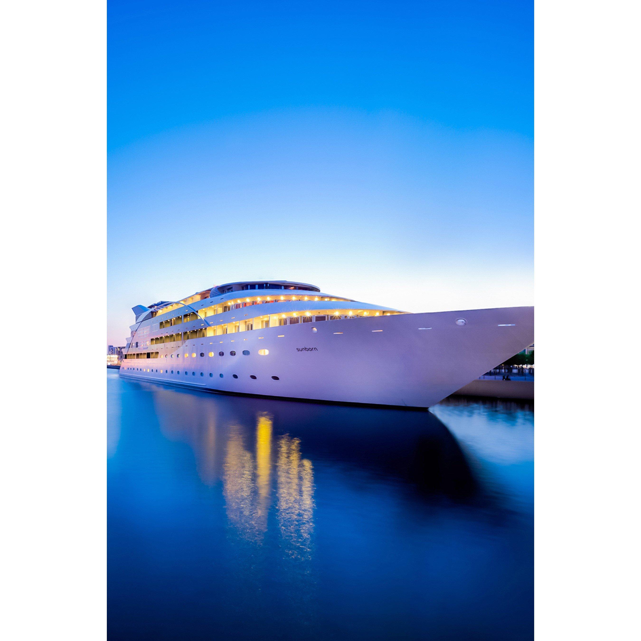 Activity Superstore  Executive Yacht Overnight Stay With Dinner And Win