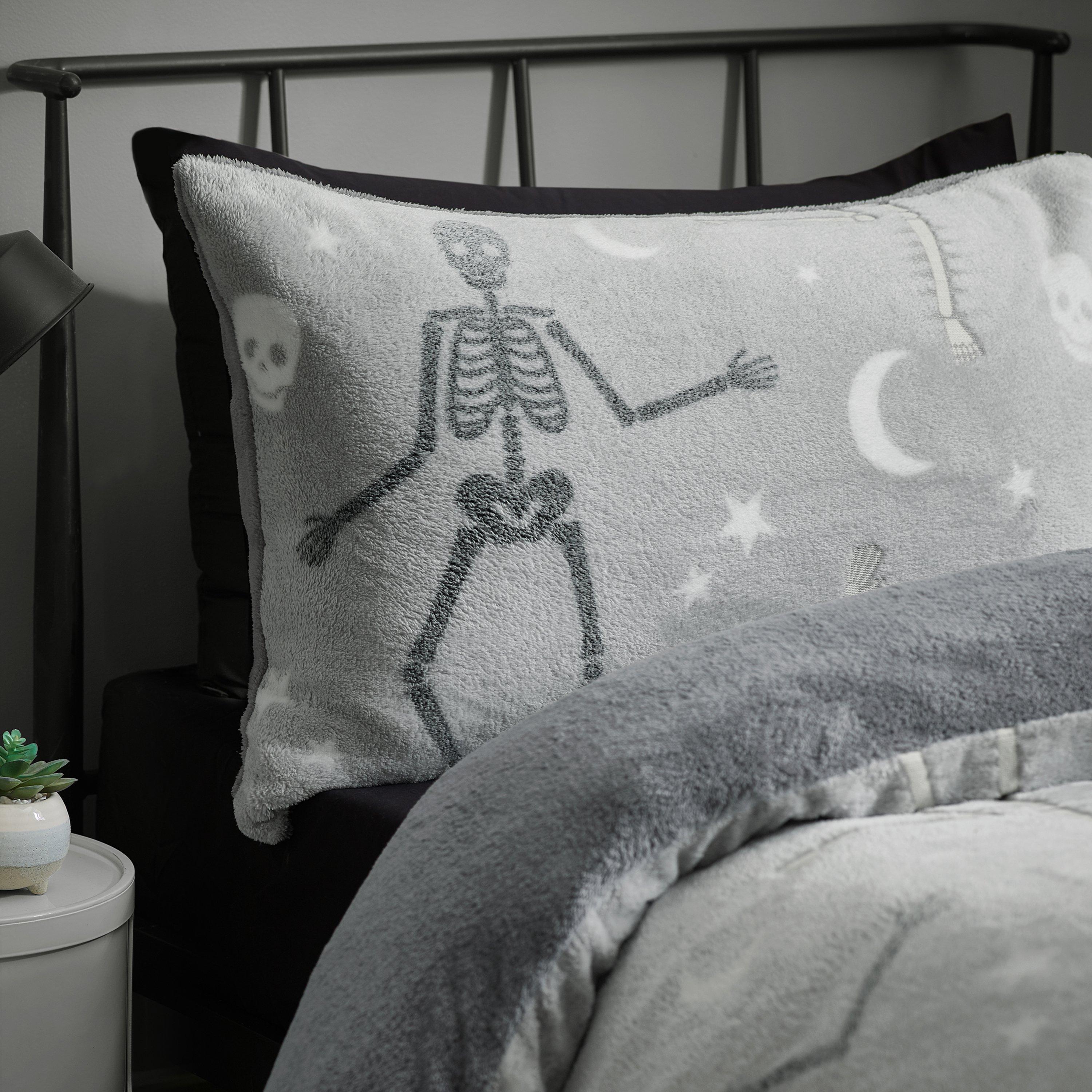 Grey - Catherine Lansfield - Halloween Skeleton Glow in the Dark Duvet Set - 3