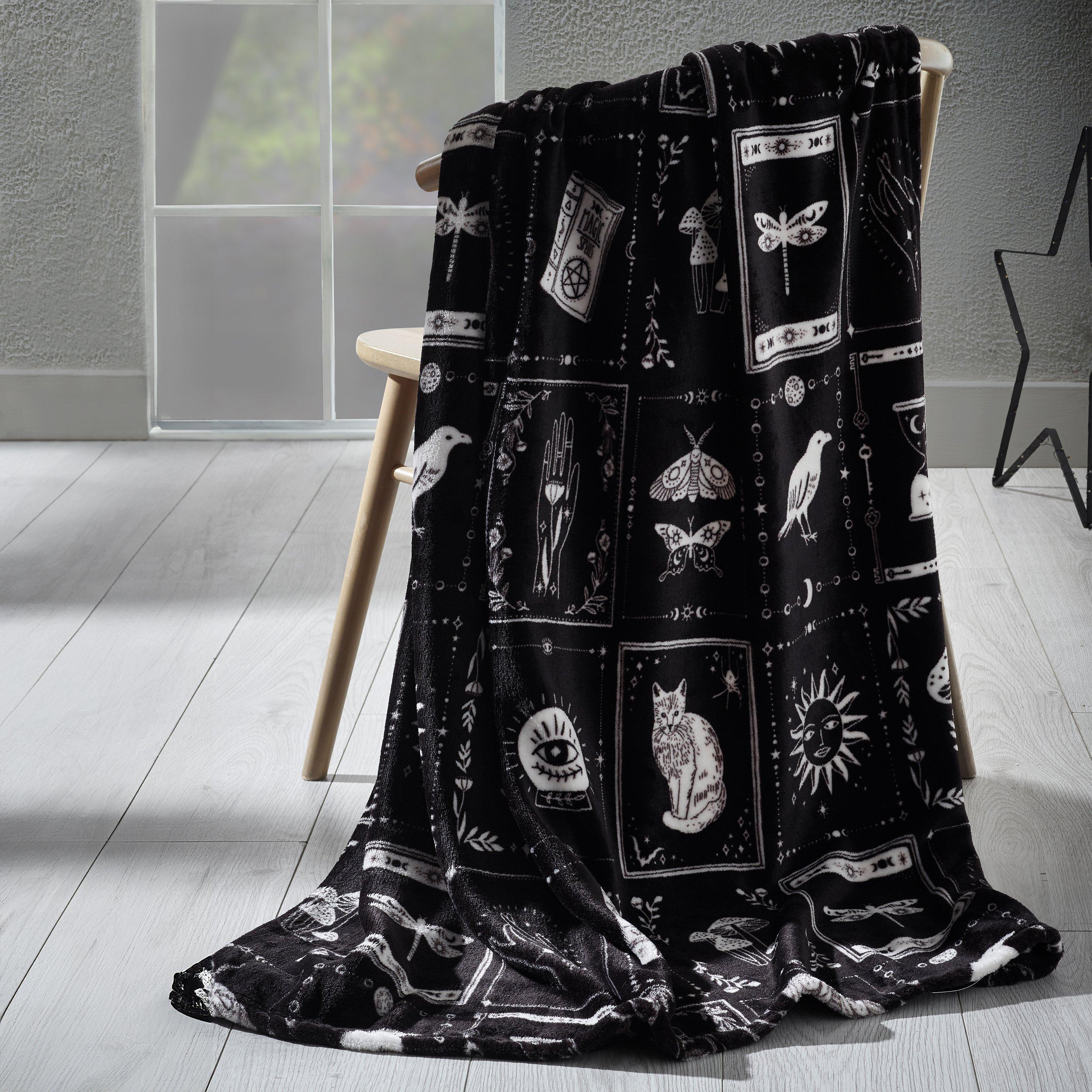 Catherine Lansfield Black Enchanted Witchcraft Cosy Fleece Blanket Throw, Sports Direct - Image 7