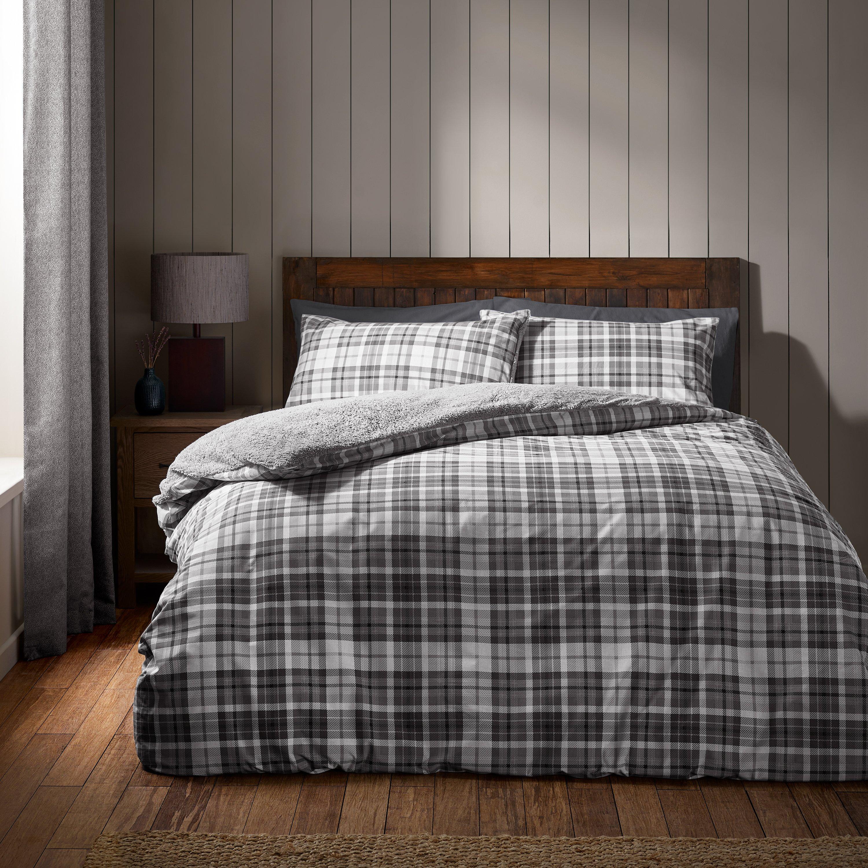 Catherine Lansfield  Cosy Sherpa Check Duvet Cover Set - Grey - Super King