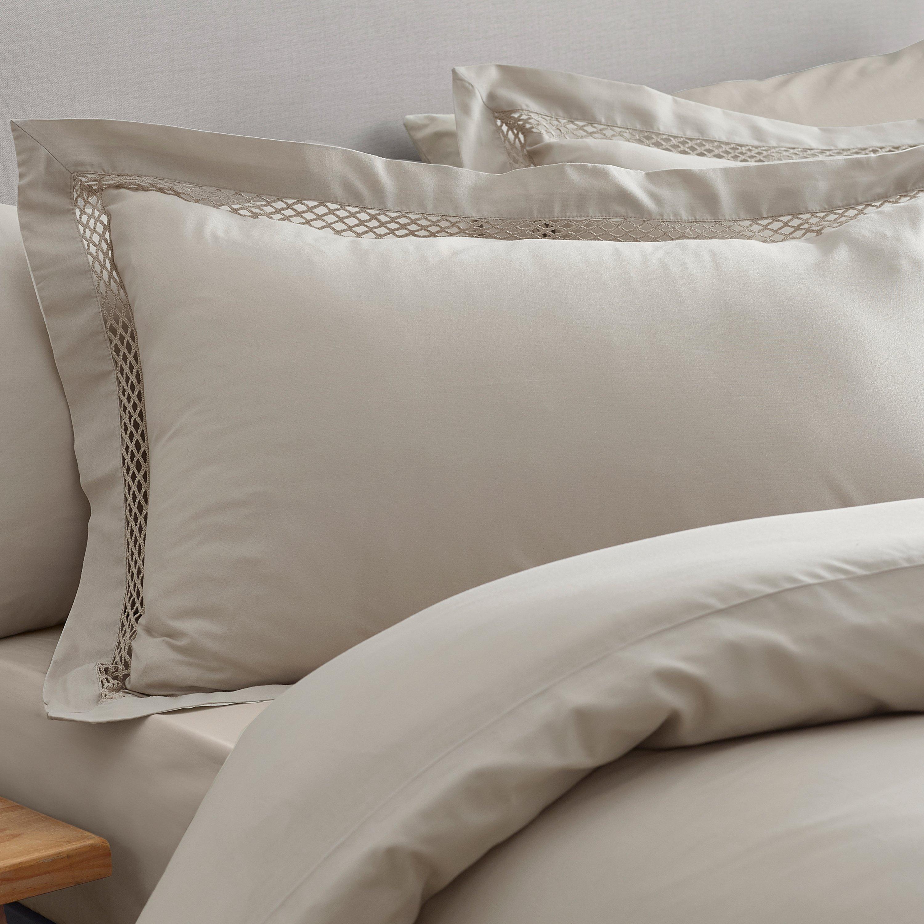 Natural - Catherine Lansfield - Classic Lattice Lace Duvet Cover Set - 2