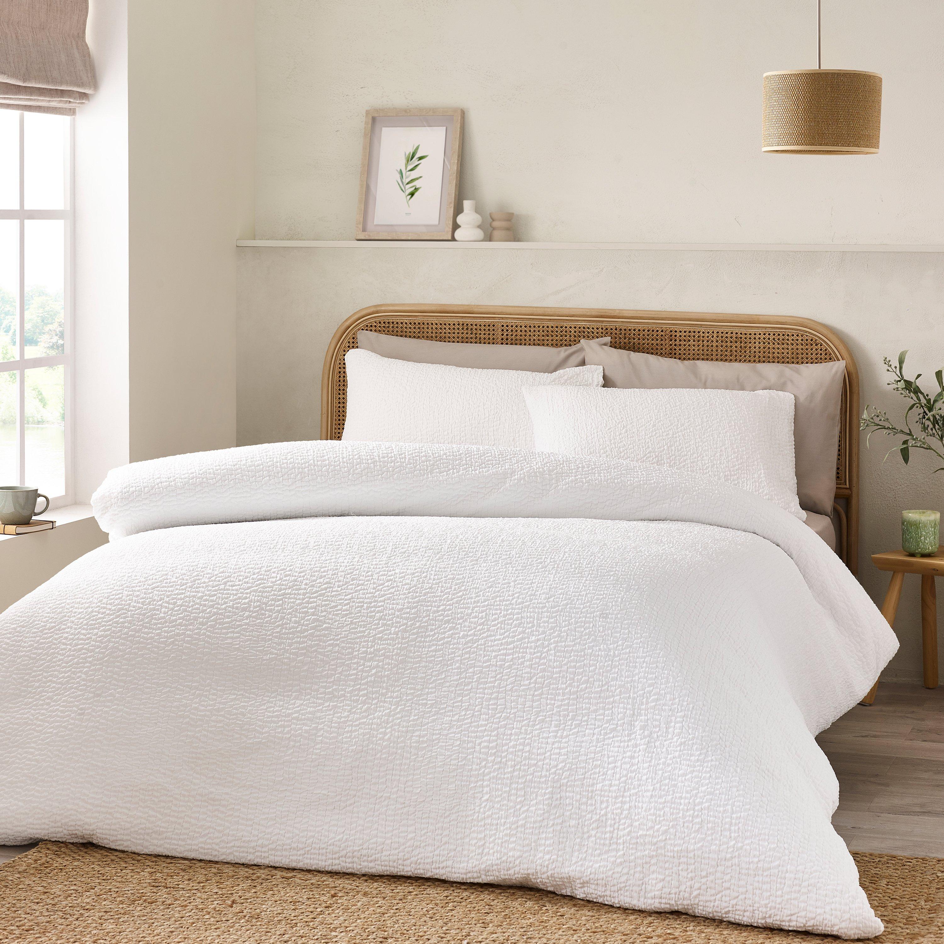 Catherine Lansfield  Crinkle Seersucker Duvet Cover Set - White - Single