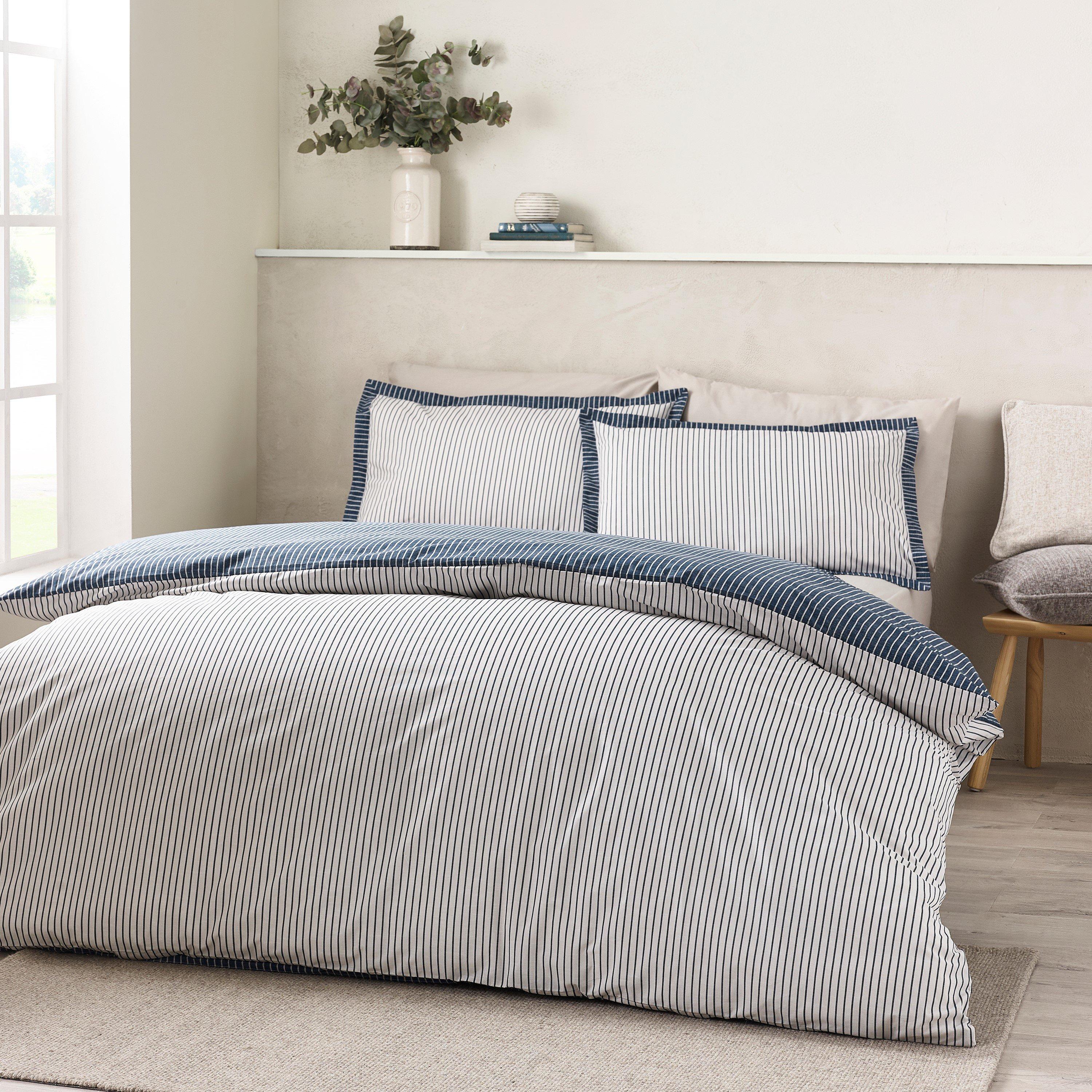 Navy Blue - Catherine Lansfield - Oxford Pinstripe Reversible Duvet Cover Set - 1