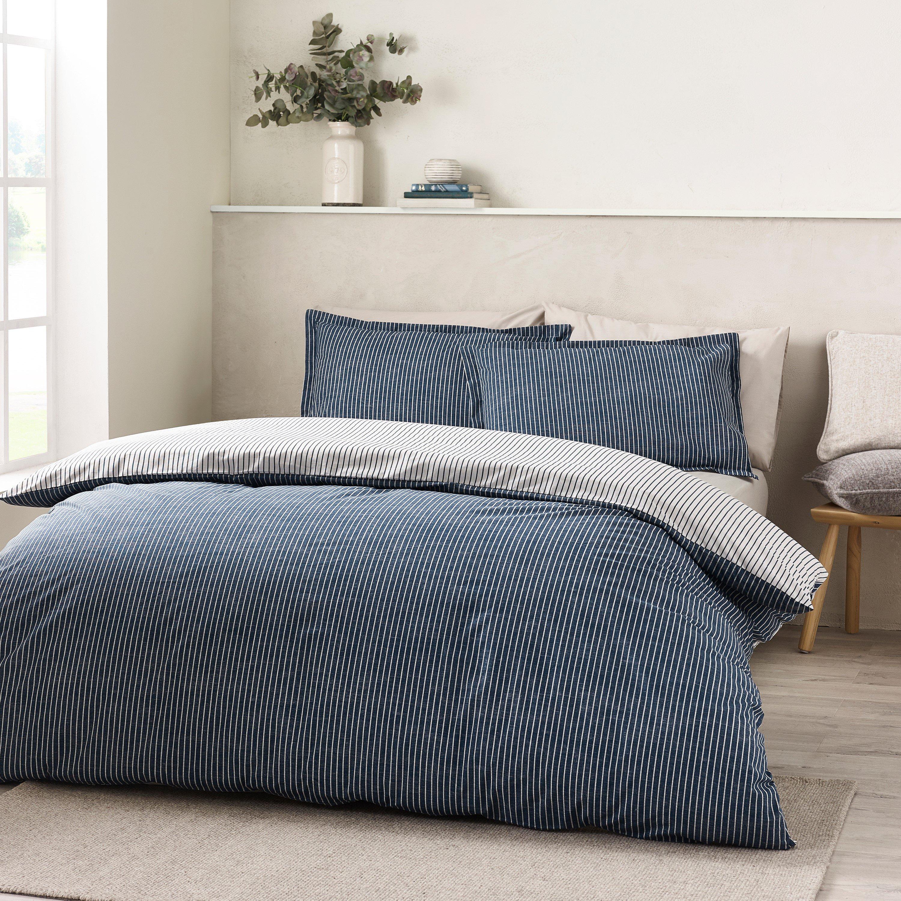 Navy Blue - Catherine Lansfield - Oxford Pinstripe Reversible Duvet Cover Set - 2