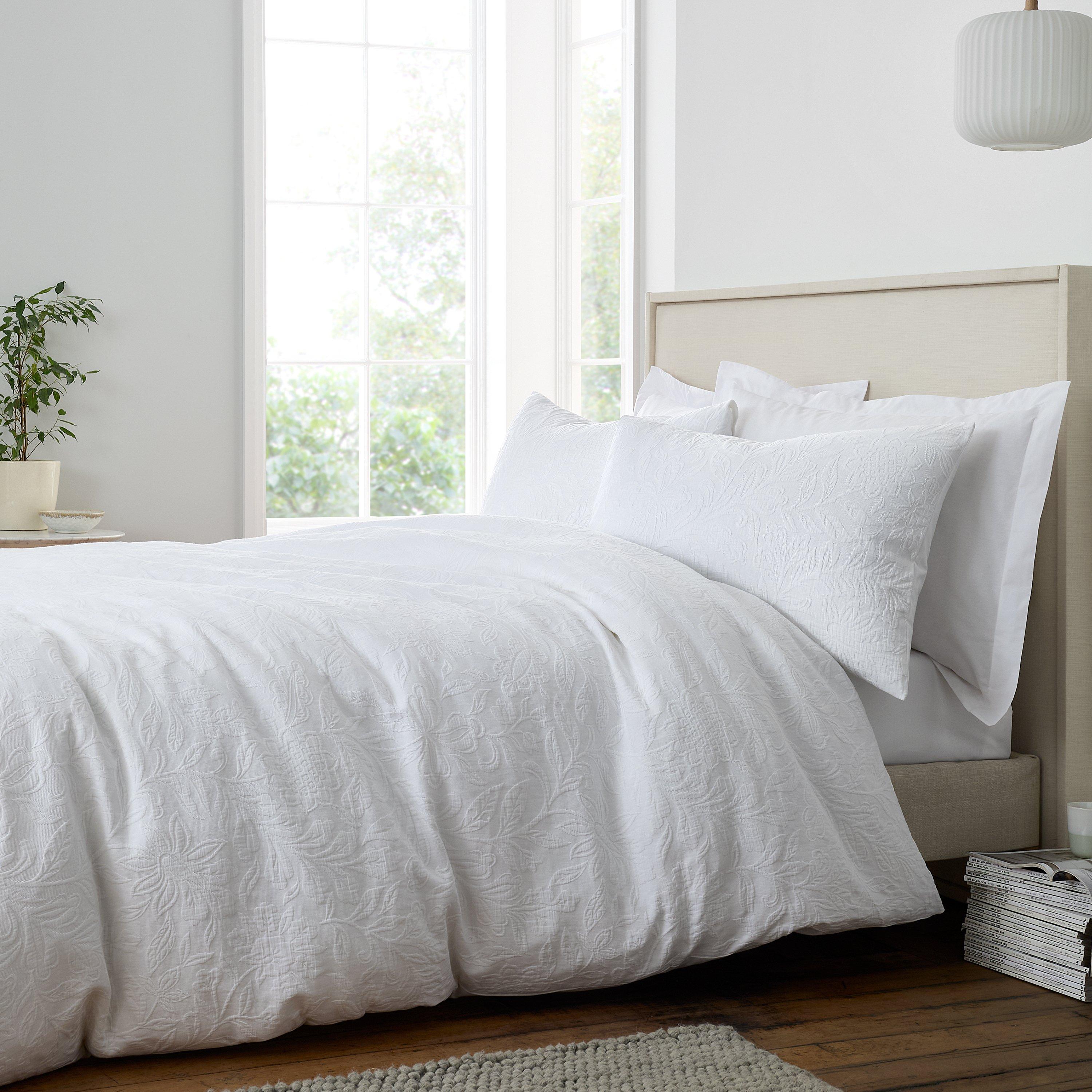 White - Bianca - Fleur Matelasse Jacquard 200TC Duvet Cover Set - 1