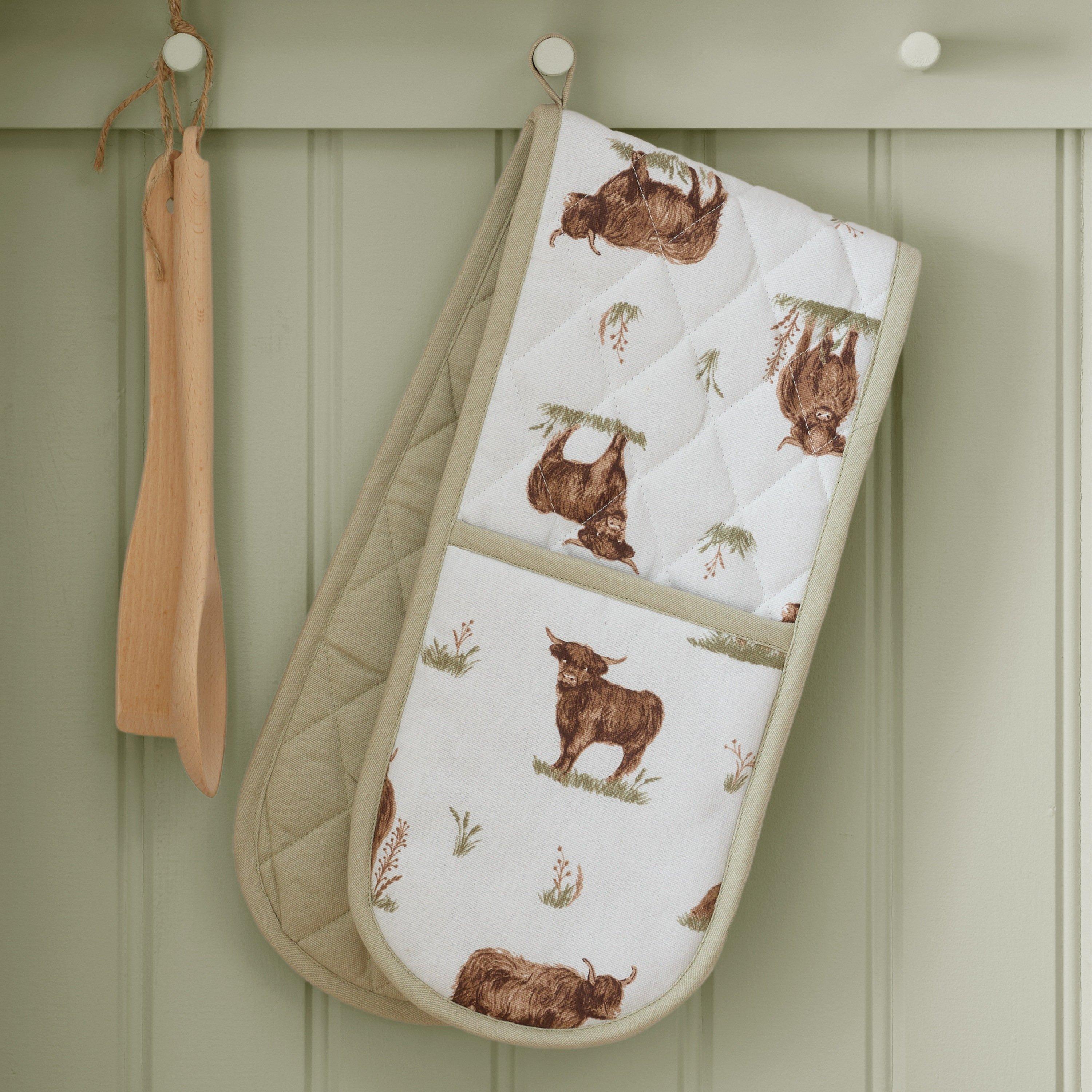 Natural - Catherine Lansfield - Angus Highland Cow Kitchen Double Oven Glove - 1