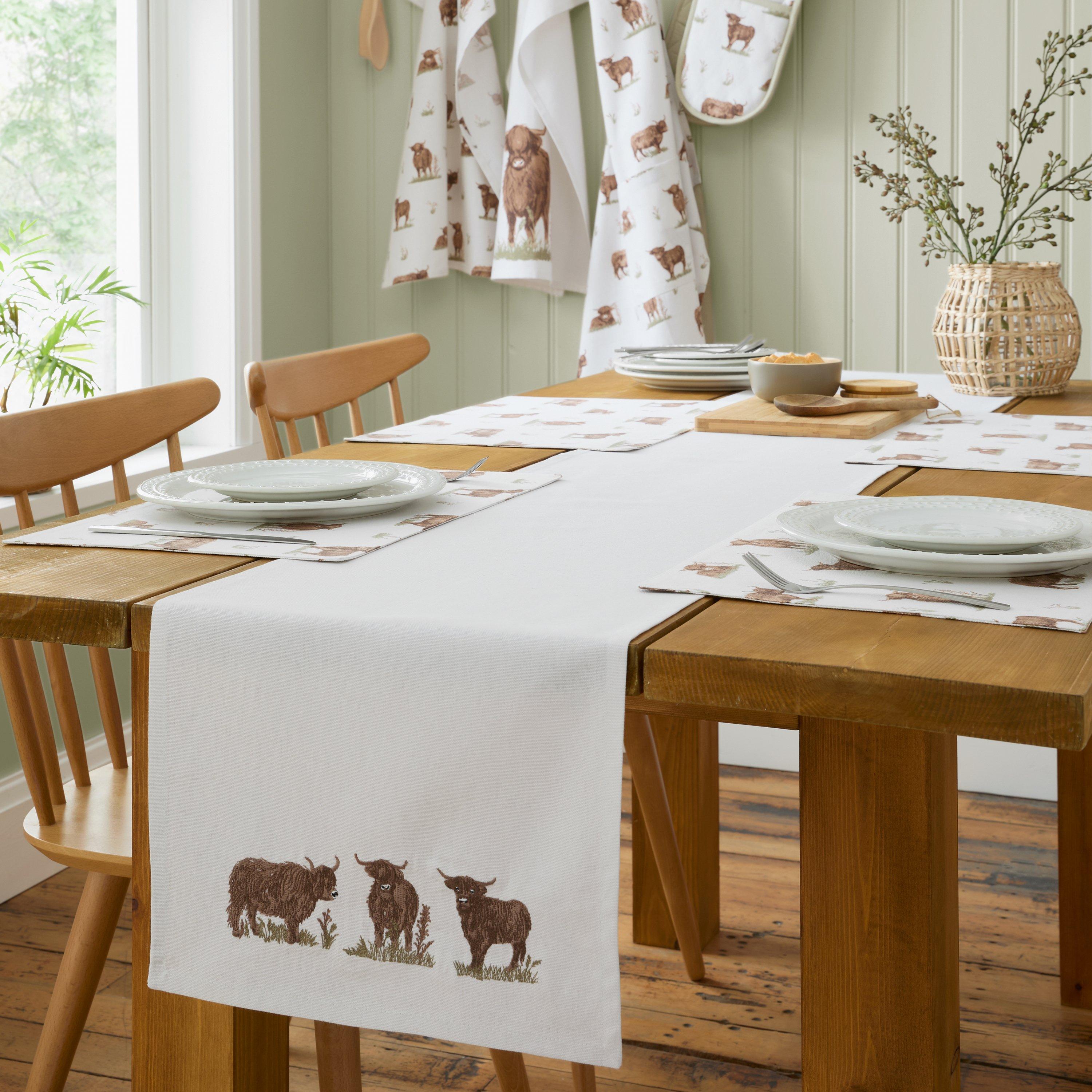 Natural - Catherine Lansfield - Angus Highland Cow Cotton Dining Table Runner - 2