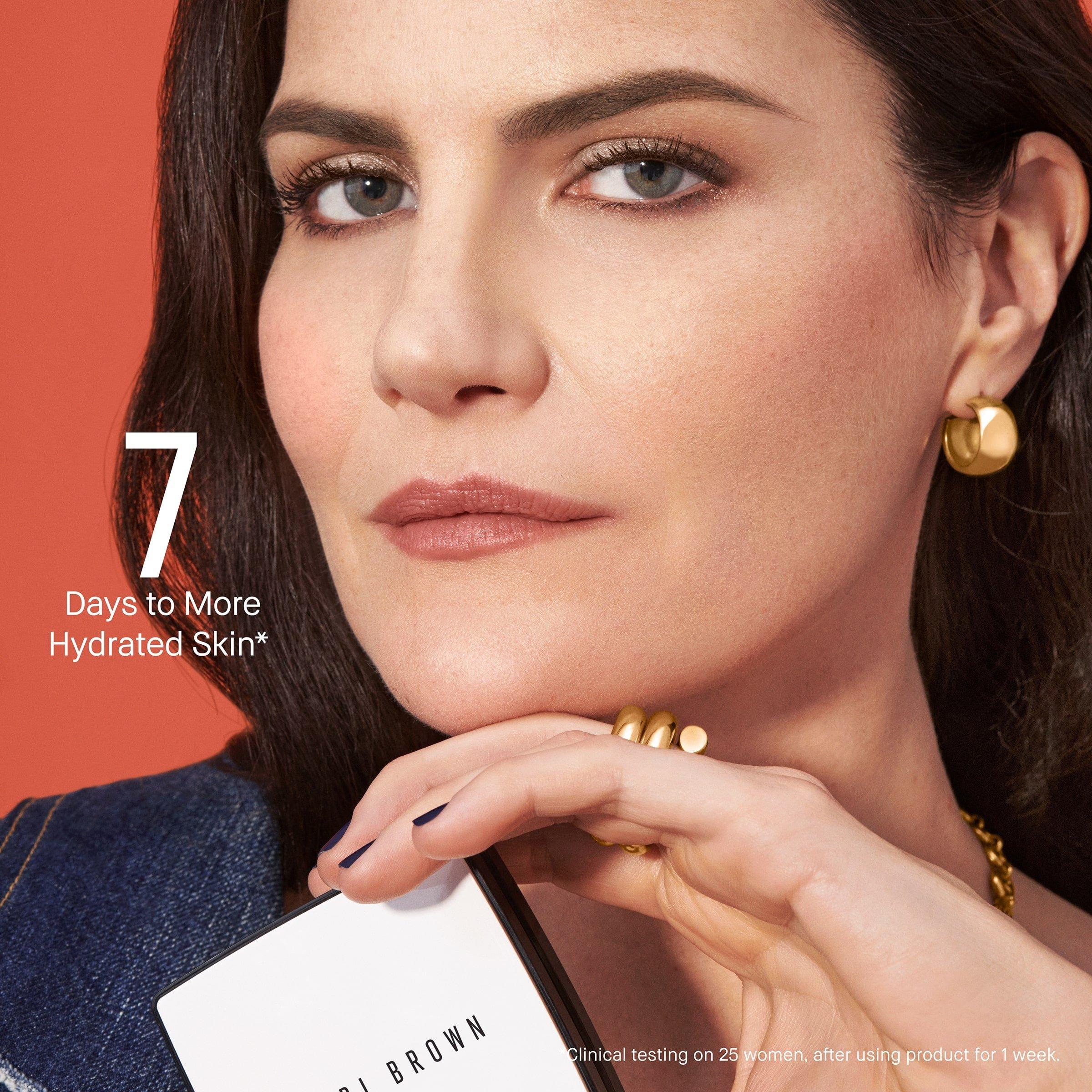 Yellow - Bobbi Brown - Bobbi Brown Vitamin Enriched Pressed Powder - 3