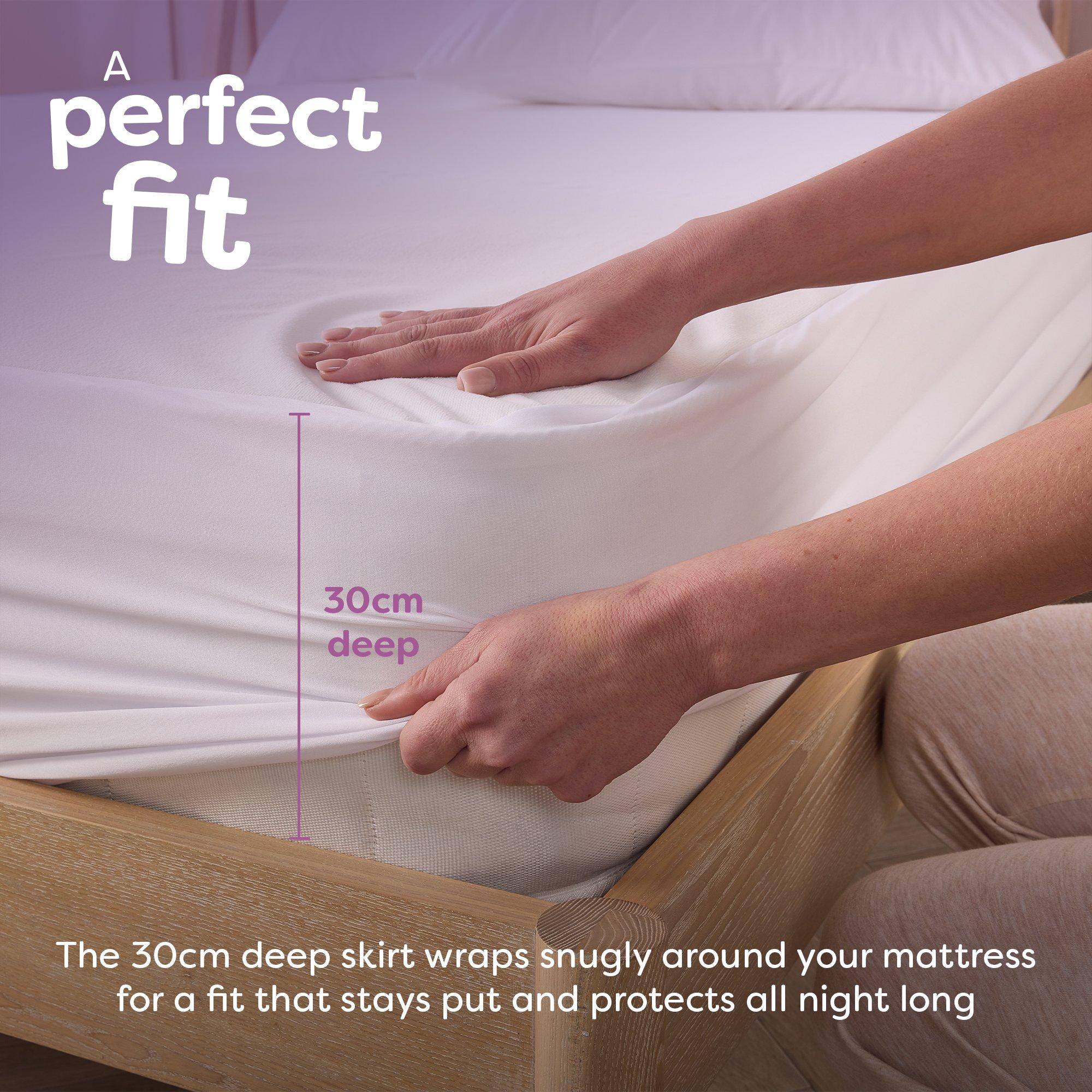 White - Slumberdown - 10cm Mattress Topper & Waterproof Protector - 9