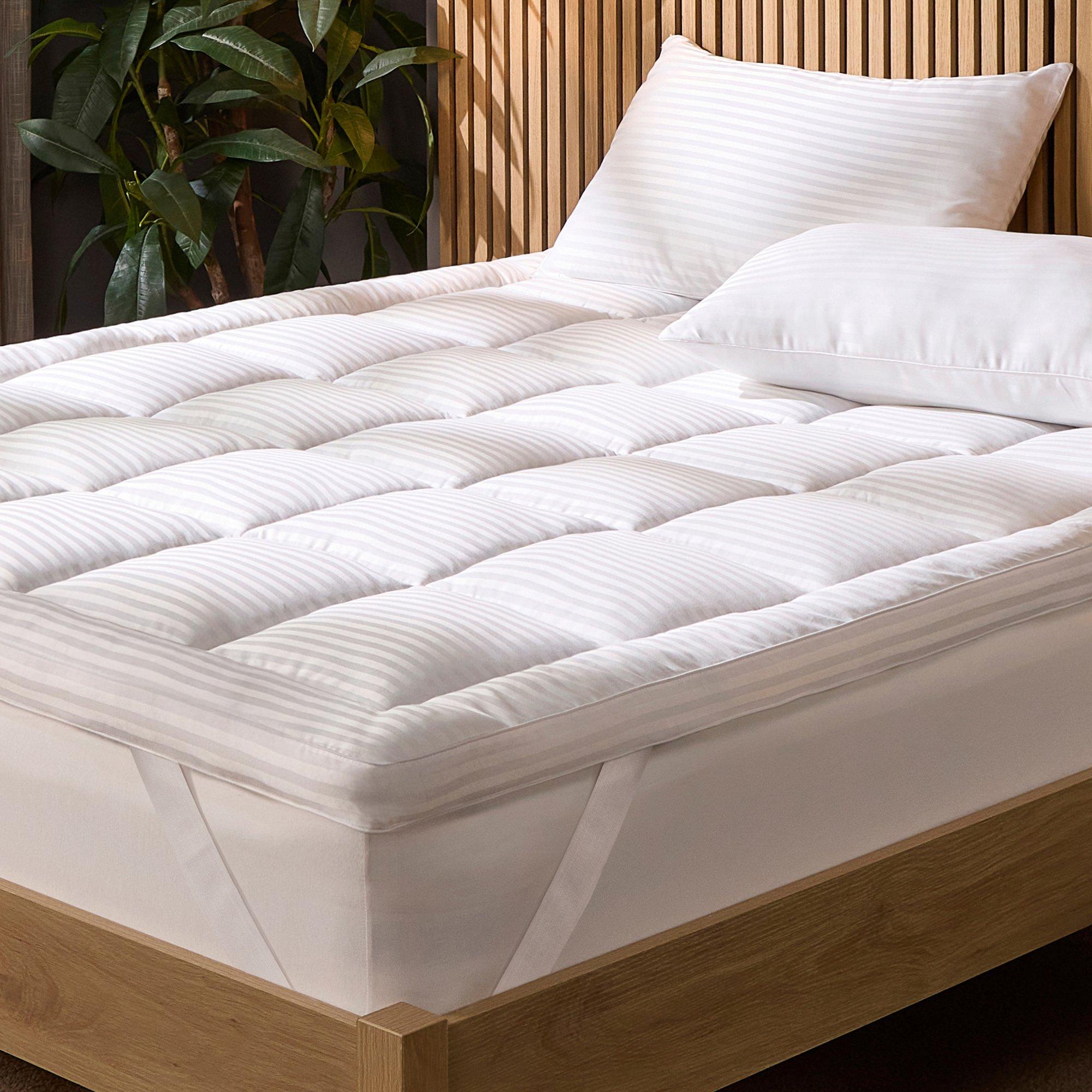 Snuggledown  Luxurious Hotel 5Cm Mattress Topper - White - Super King