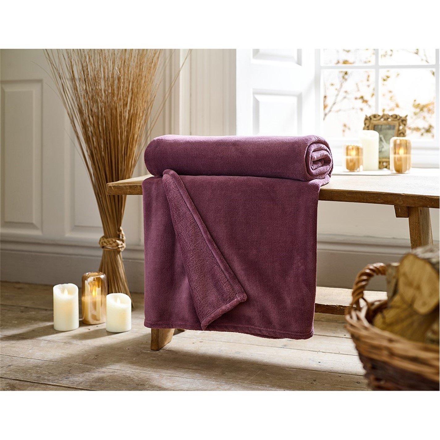 Deyongs  Snuggle Throw - 140X180cm - Magenta