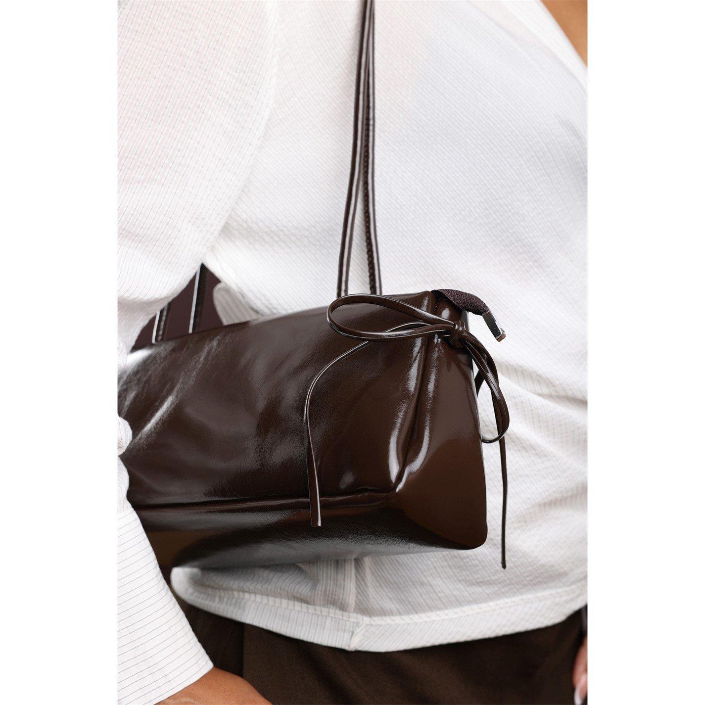 Marron foncé - Wheres That From - Wheres Glossy Black Patent Handheld Shoulder Bag - 1