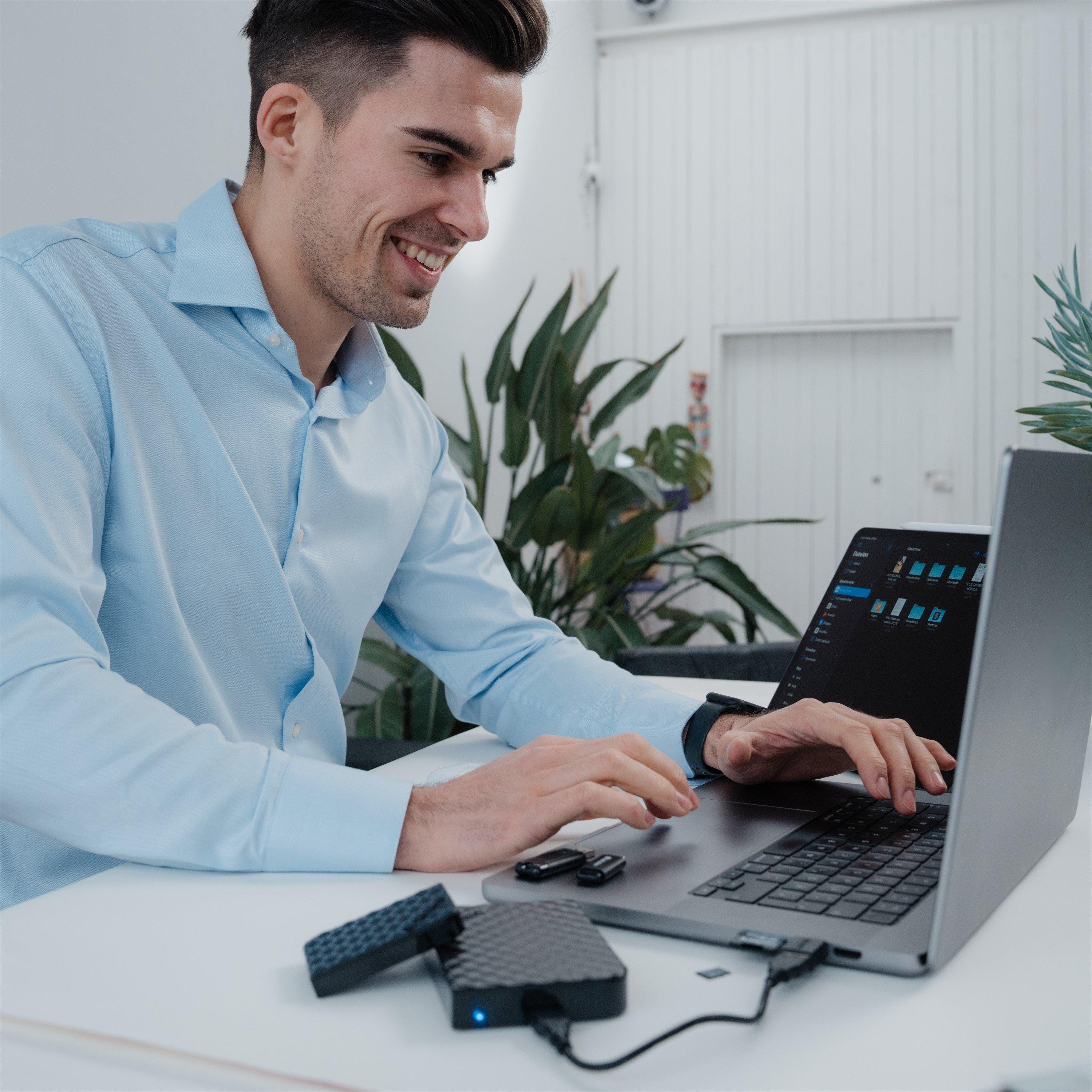 Preto - Verbatim - Verbatim 53223 4TB Store n Go USB 3.0 Portable Hard Drive - Black - 5