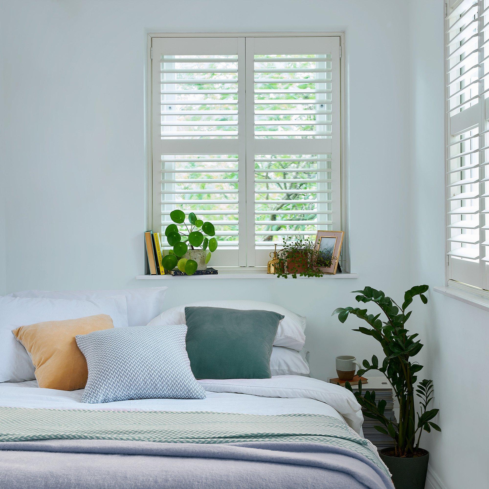 Seaspray White - Laura Ashley - Laura Ashley Matt Emulsion Paint  - Seaspray White - 2