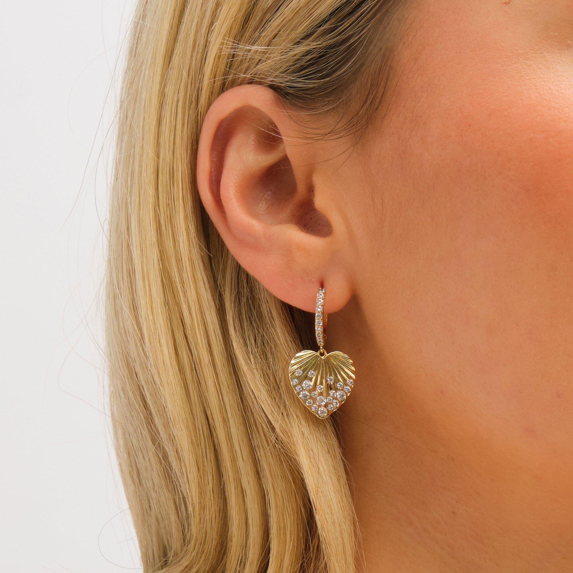 Gold - Inicio - Gold Plated Heart Charm Earrings - Gift Pouch - 2