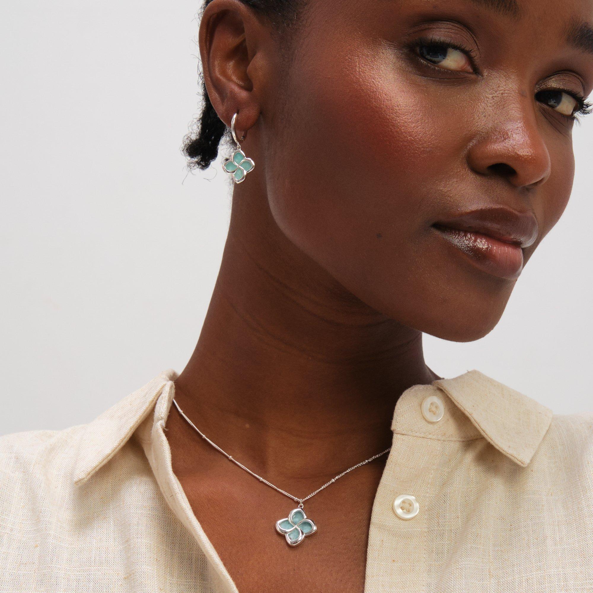 Silver - Inicio - Sterling Silver Plated Clover Pendant - Gift Pouch - 2