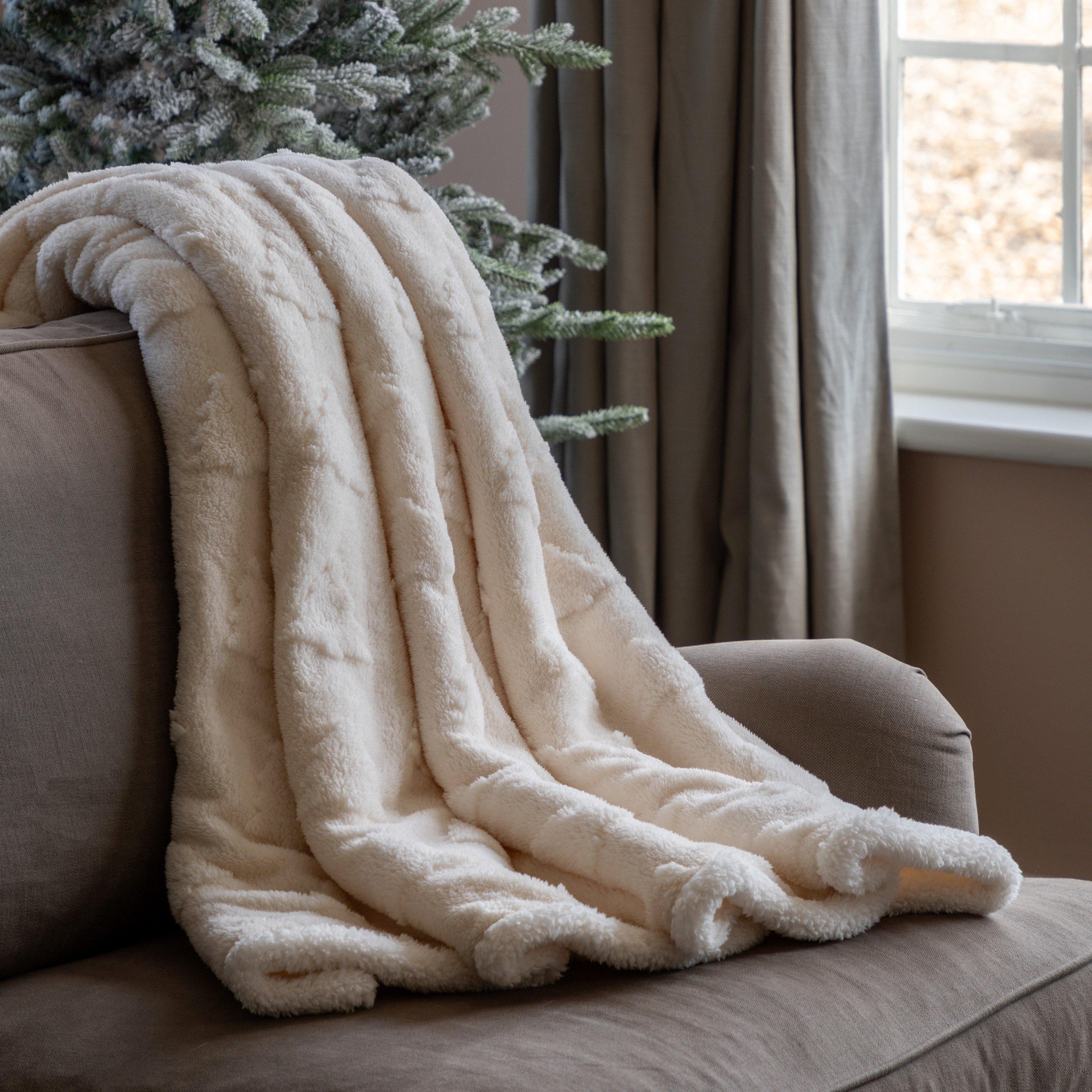 Deco Luxe - Gallery - Deco Luxe Christmas Tree Sherpa Throw - 1