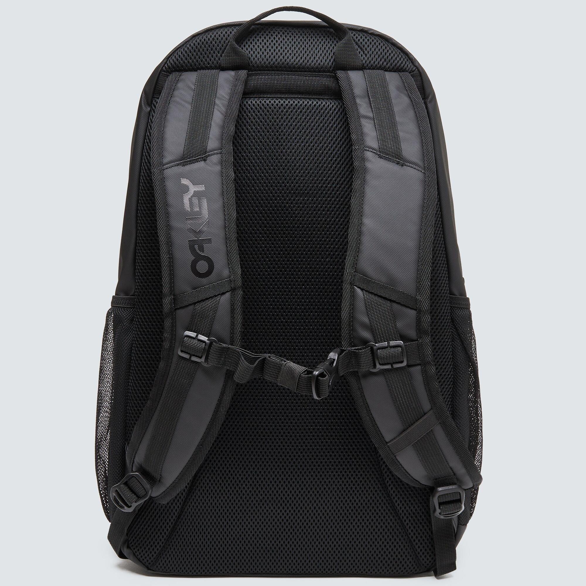 Black 02E - Oakley - Freshman Skate Backpack - 2