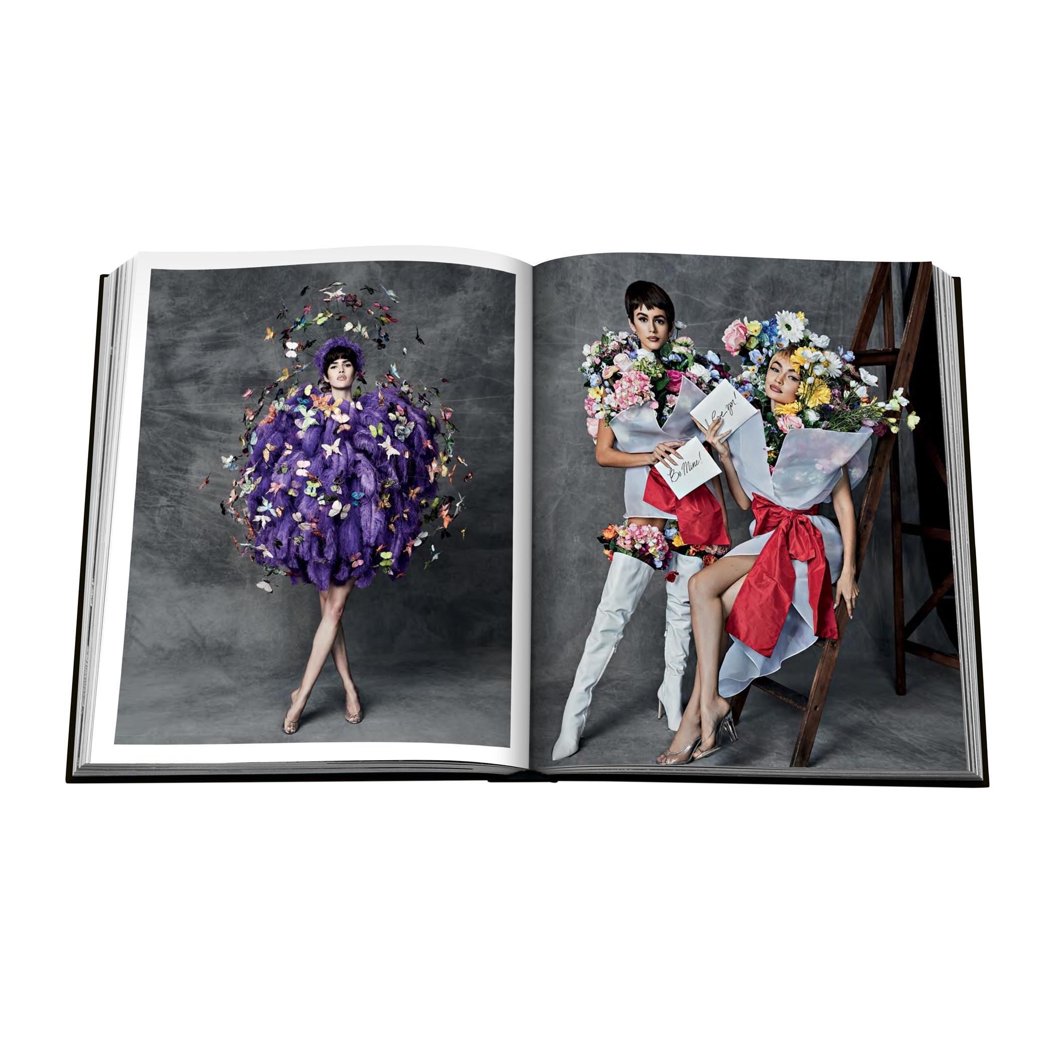 Black/ Gold - Assouline - Moschino Book - 8