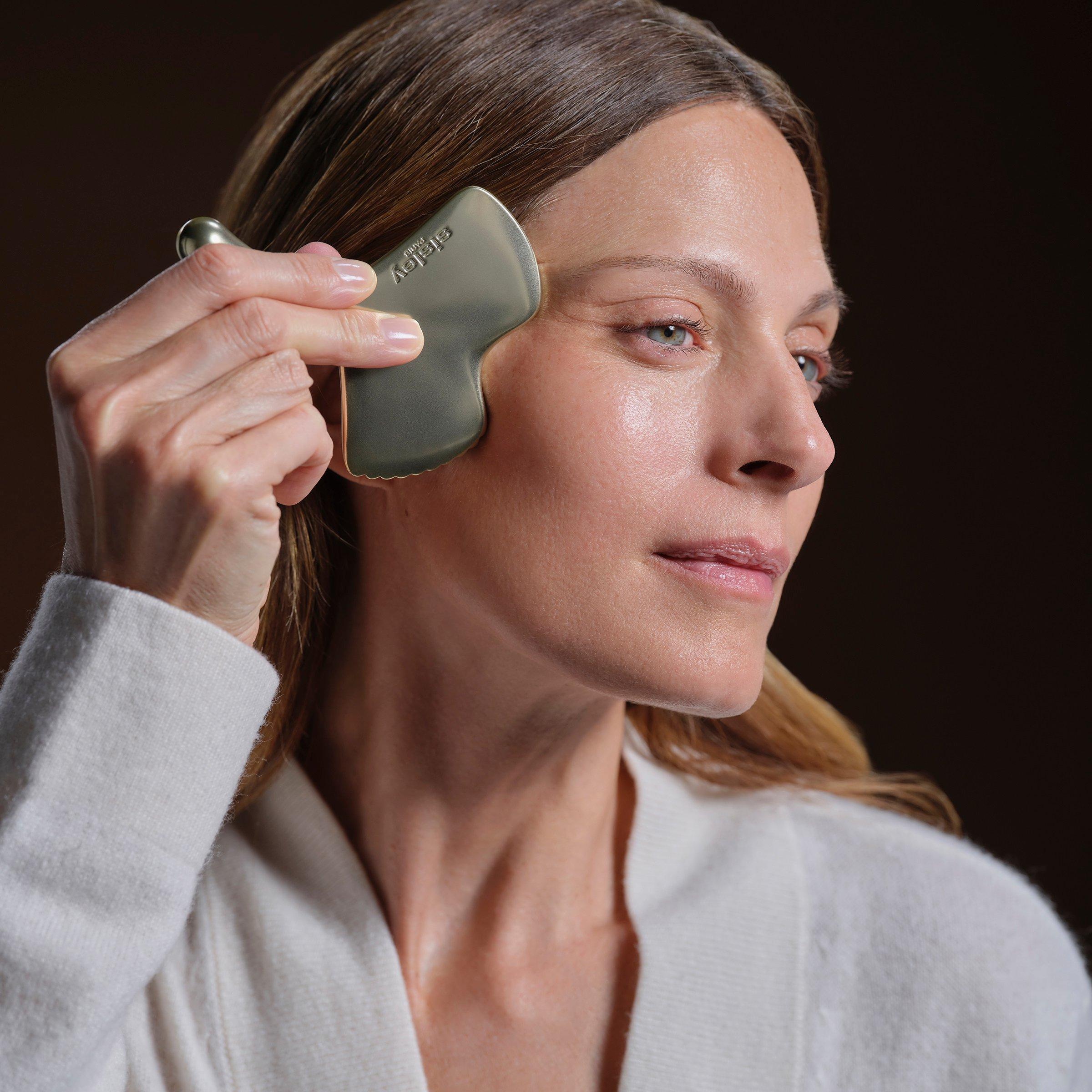 Clear - Sisley - Ginkgo Gua Sha - 2