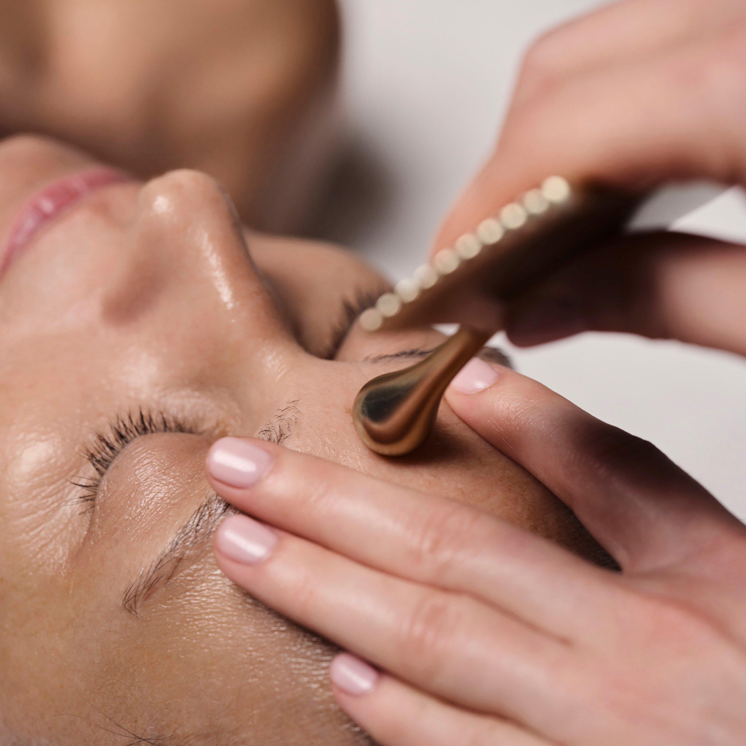 Clear - Sisley - Ginkgo Gua Sha - 4