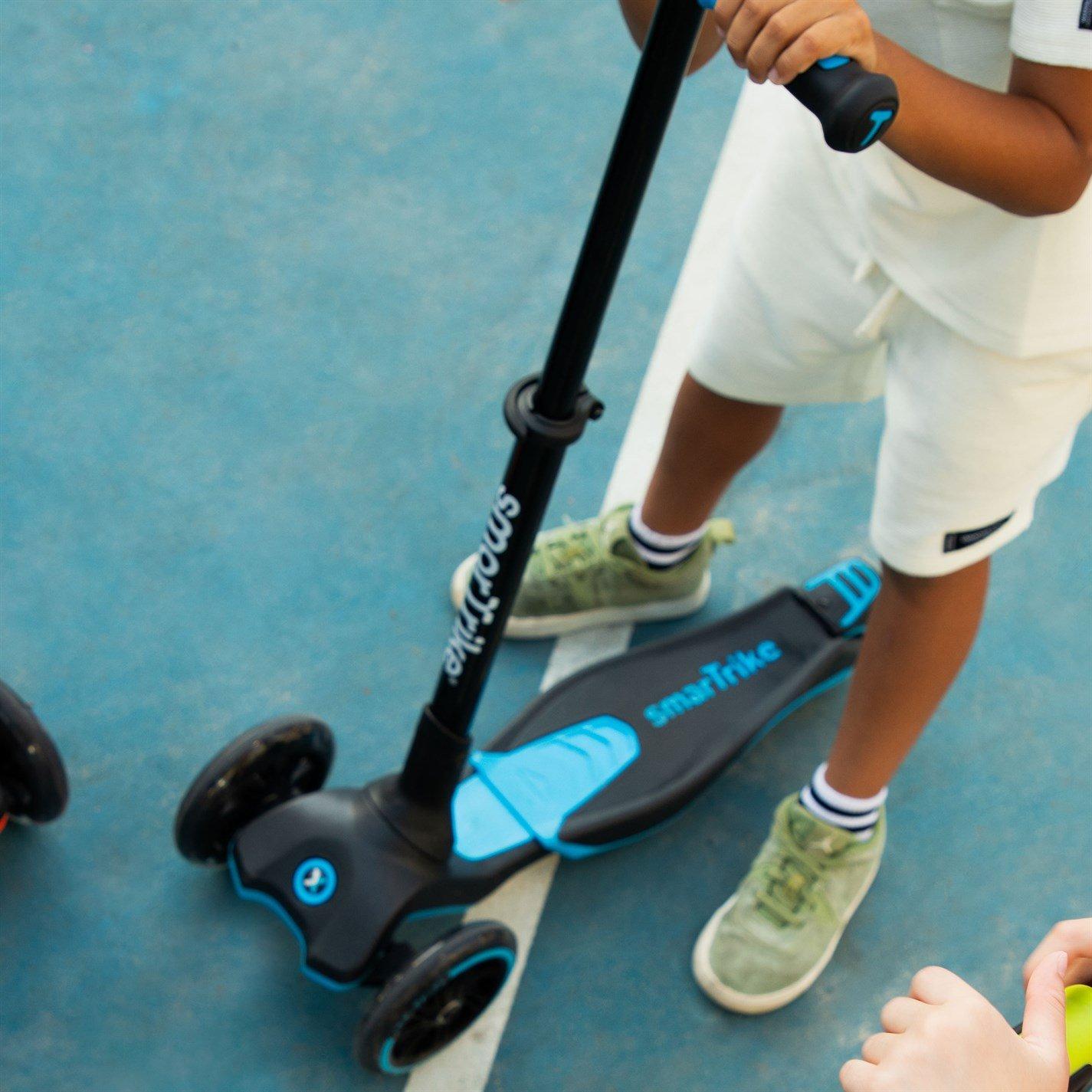 Blue - smarTrike Xtend - smarTrike Xtend Kids Extendable Scooter - Blue - 9