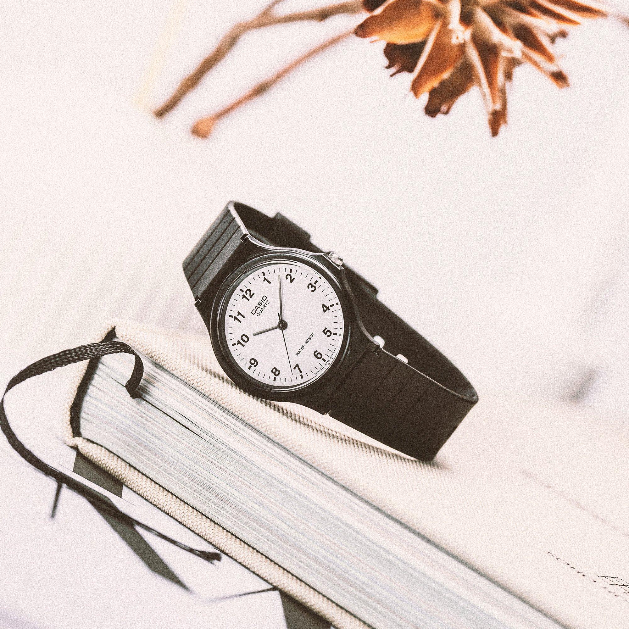 Black/White - Casio - Unisex Adults Digital Watch - 2