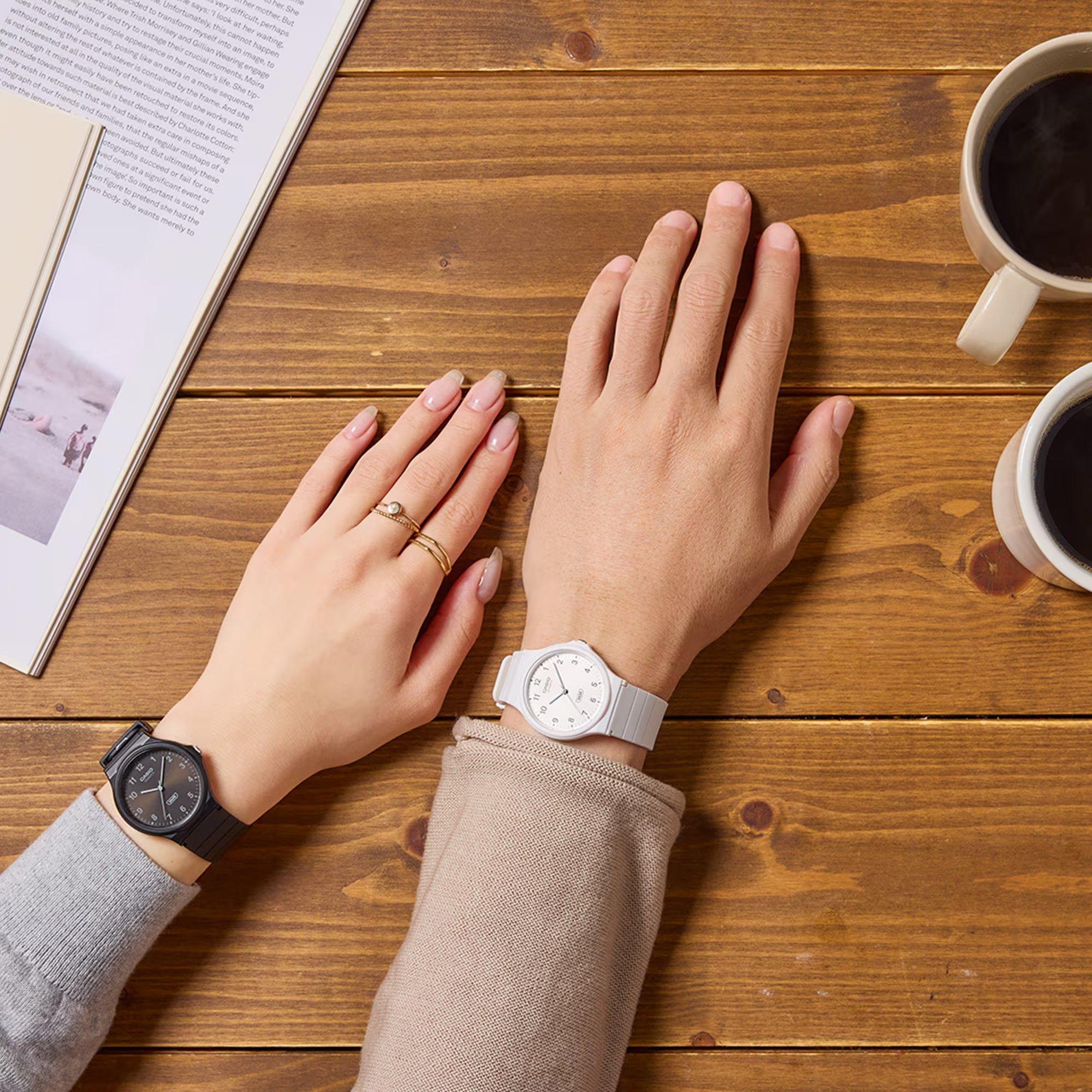 Black - Casio - Unisex Adults Digital Watch - 4