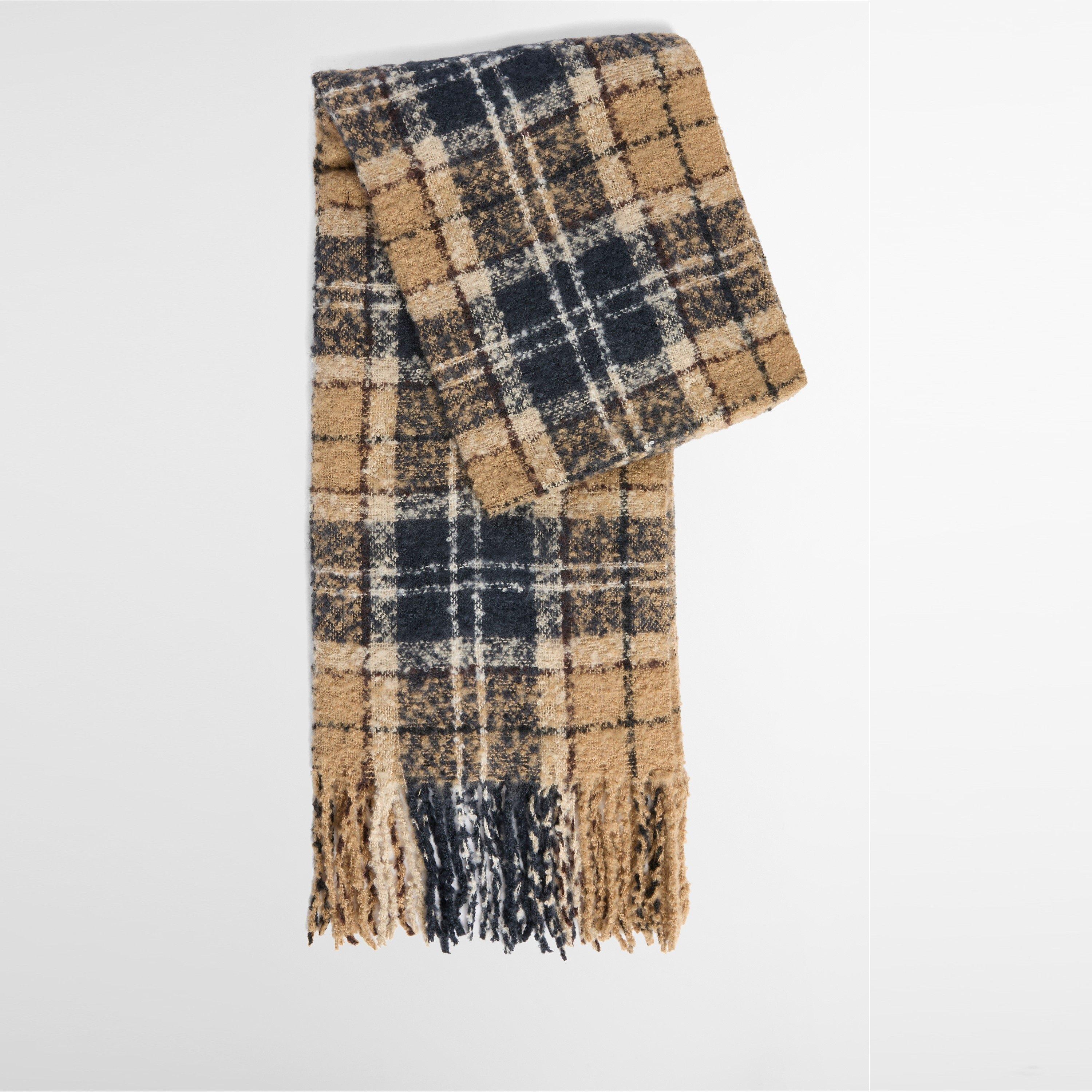 Birchwood - Barbour - Saltburn Beanie & Tartan Scarf Gift Set - 3