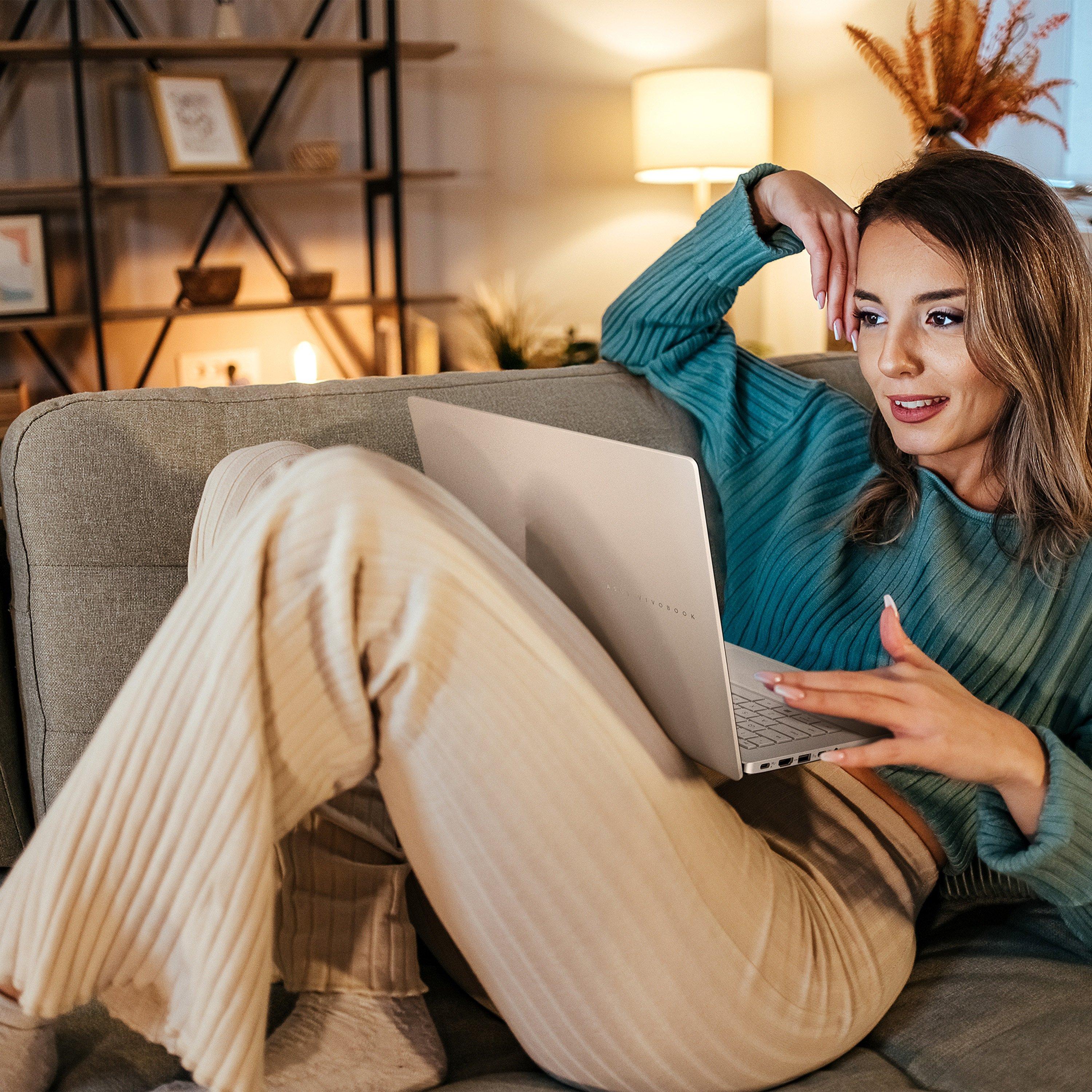 Silber - ASUS - ASUS Vivobook 16 M3407HA 16Inch Laptop - AMD Ryzen 5 220 16GB 512GB - 7