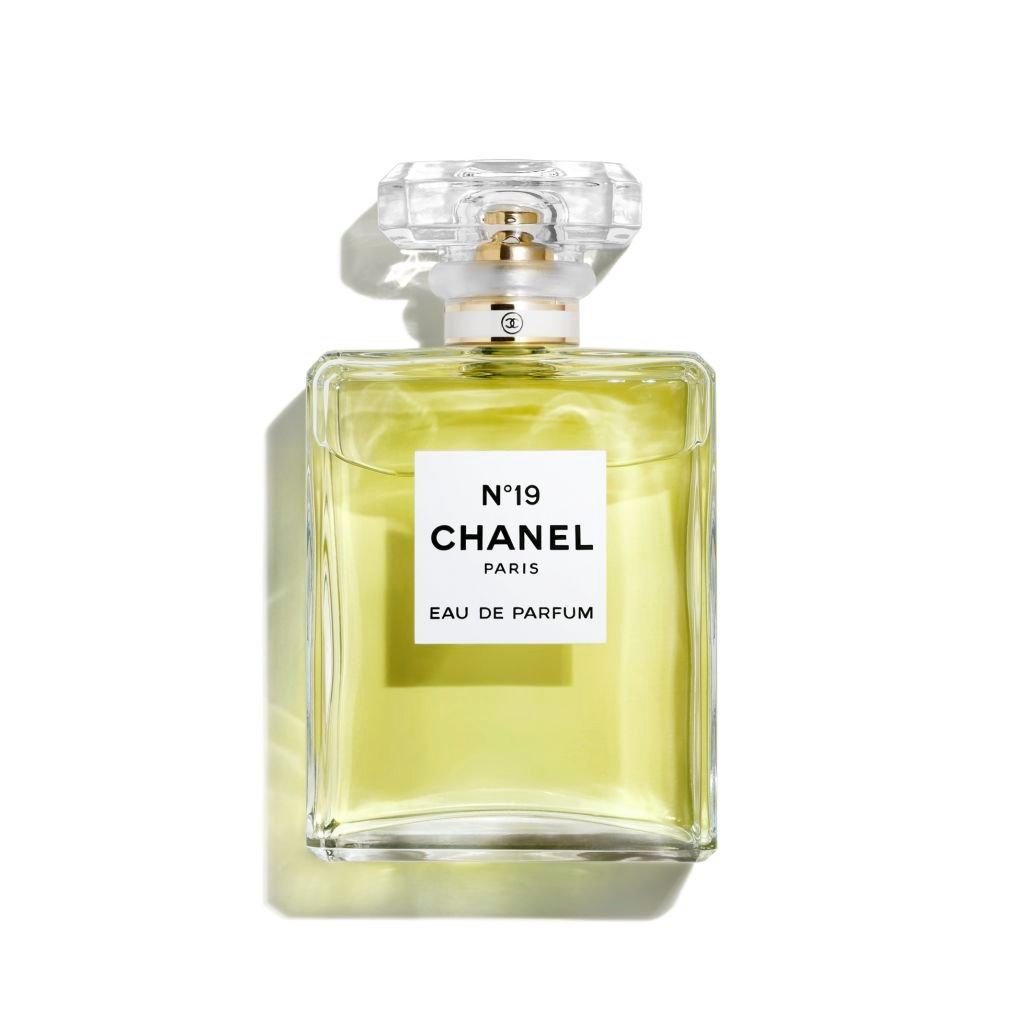Chanel N°19 Eau De Parfum Spray | FRASERS