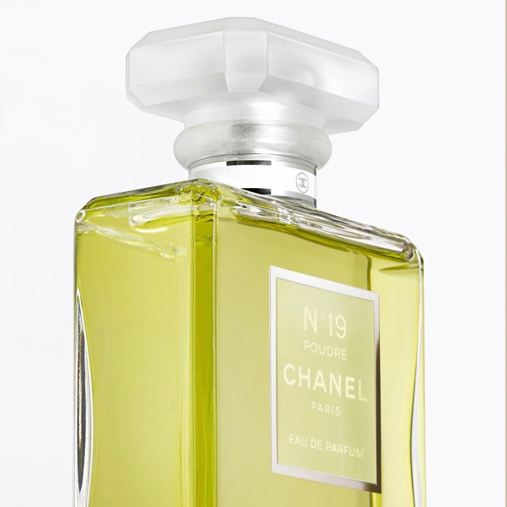Chanel | N°19 POUDRÉ Eau De Parfum Spray | Eau De Parfum | FRASERS
