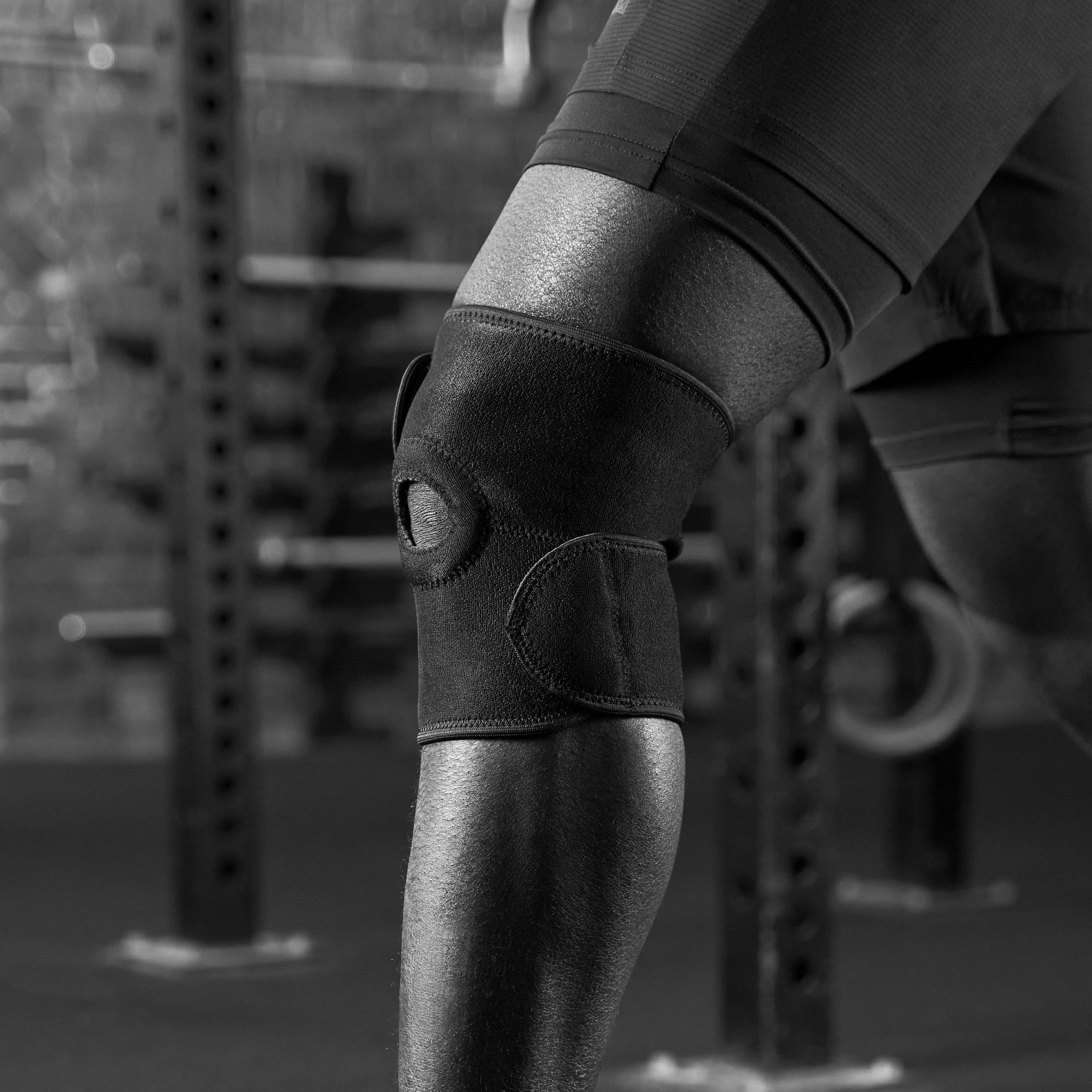 Black - Everlast - Open Knee Support - 1