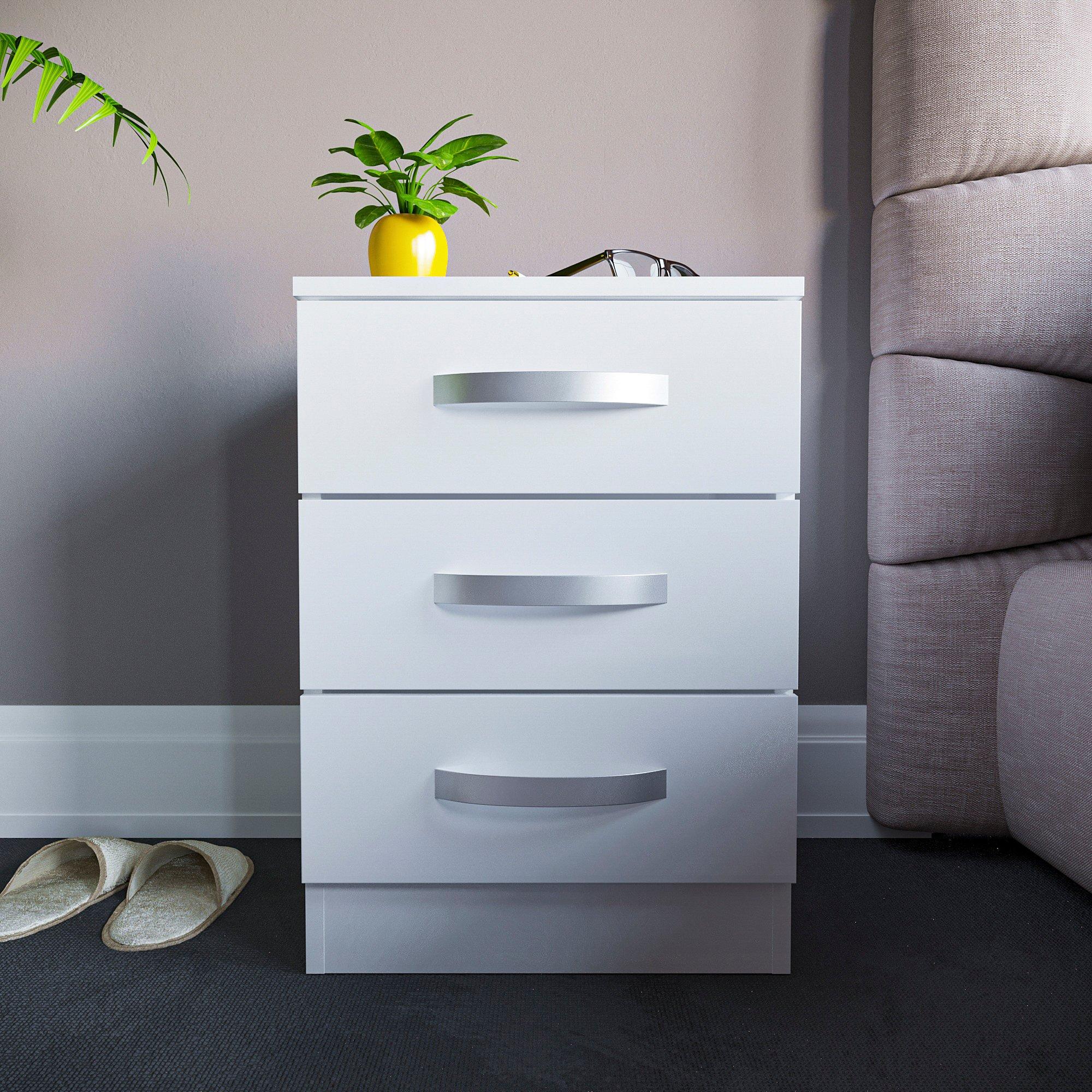 White - Lassic - Vida Designs Hulio 3 Drawer Bedside Cabinet - 3