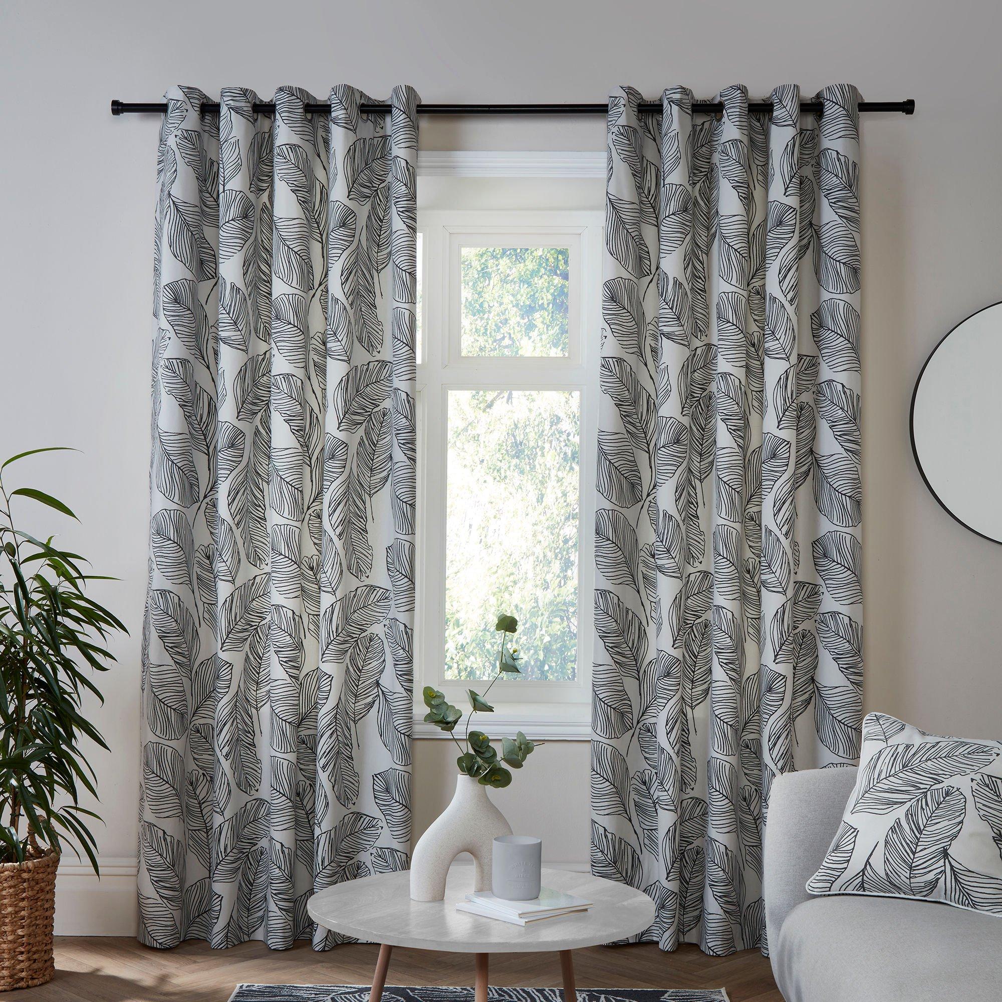 Matteo Cotton Pair of Eyelet Curtains
