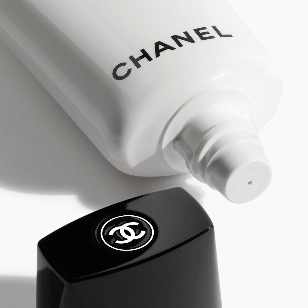 Rosy Golden - CHANEL - CHANEL LA BASE ILLUMINATRICE GLOWING MAKEUP PRIMER MOISTURISING-PLUMPING 30ML - 2