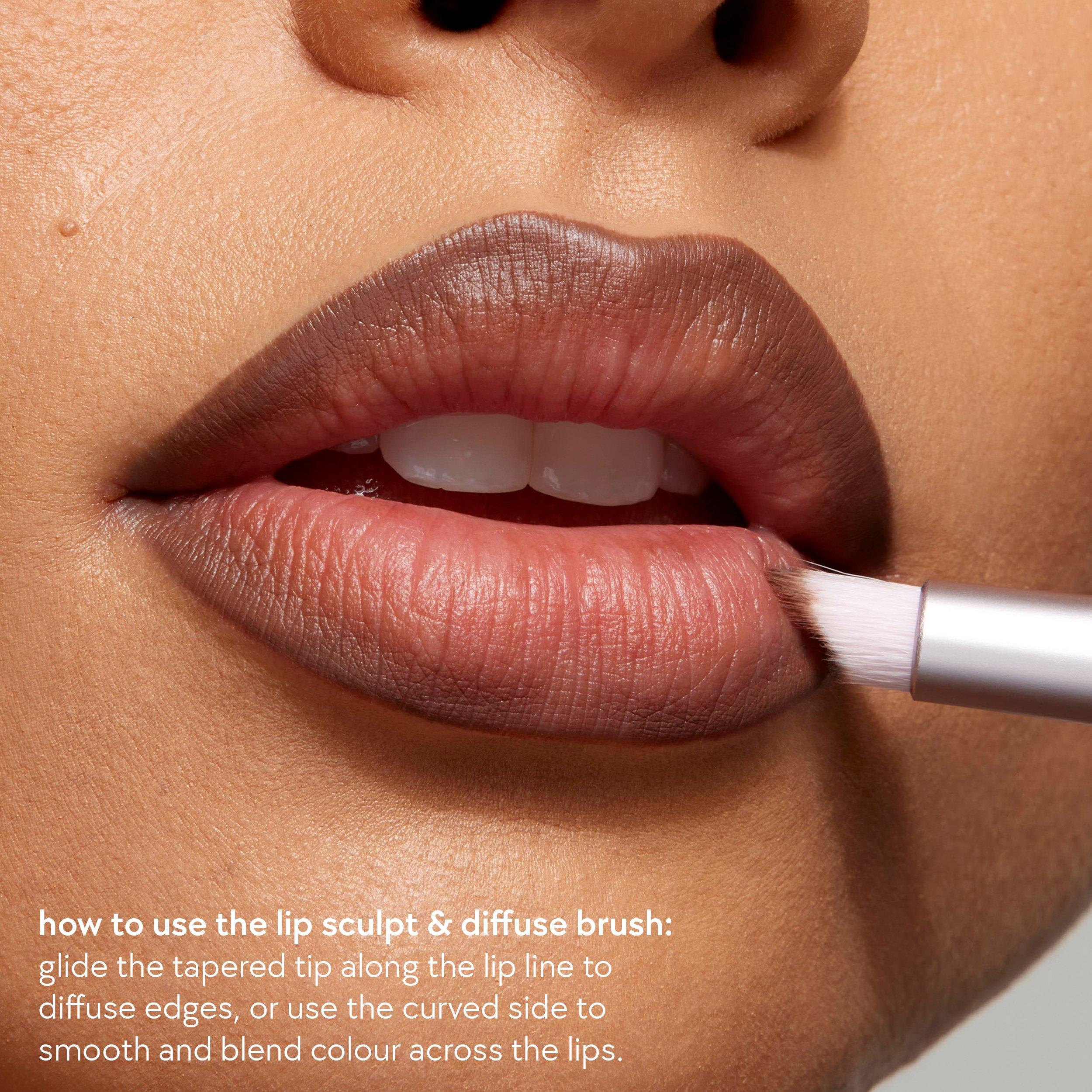 None - Kylie Cosmetics - Kylie Cosmetics Lip Sculpt & Diffuse Brush - 5