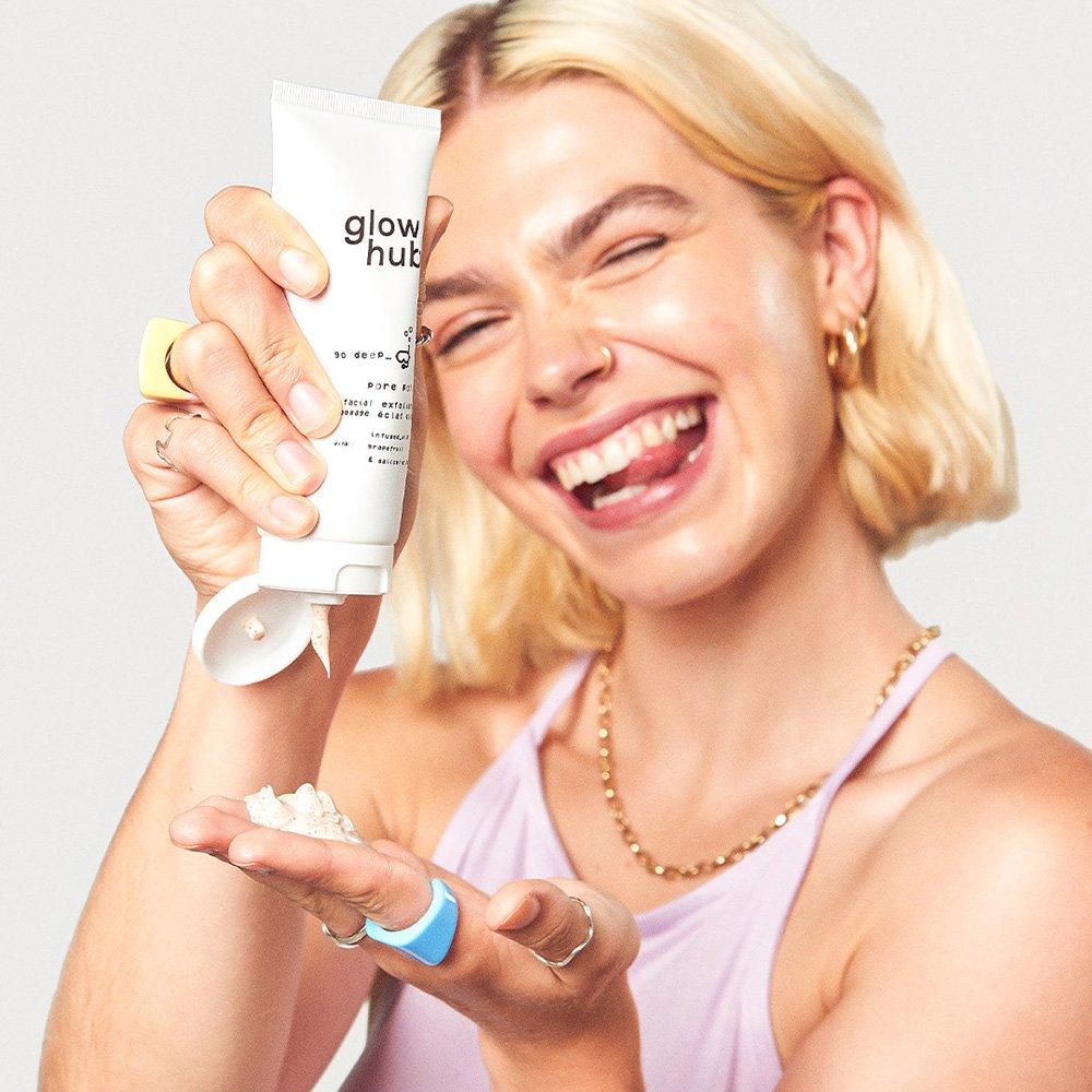 Clear - Glow Hub - Pore Polish Exfoliator - 4